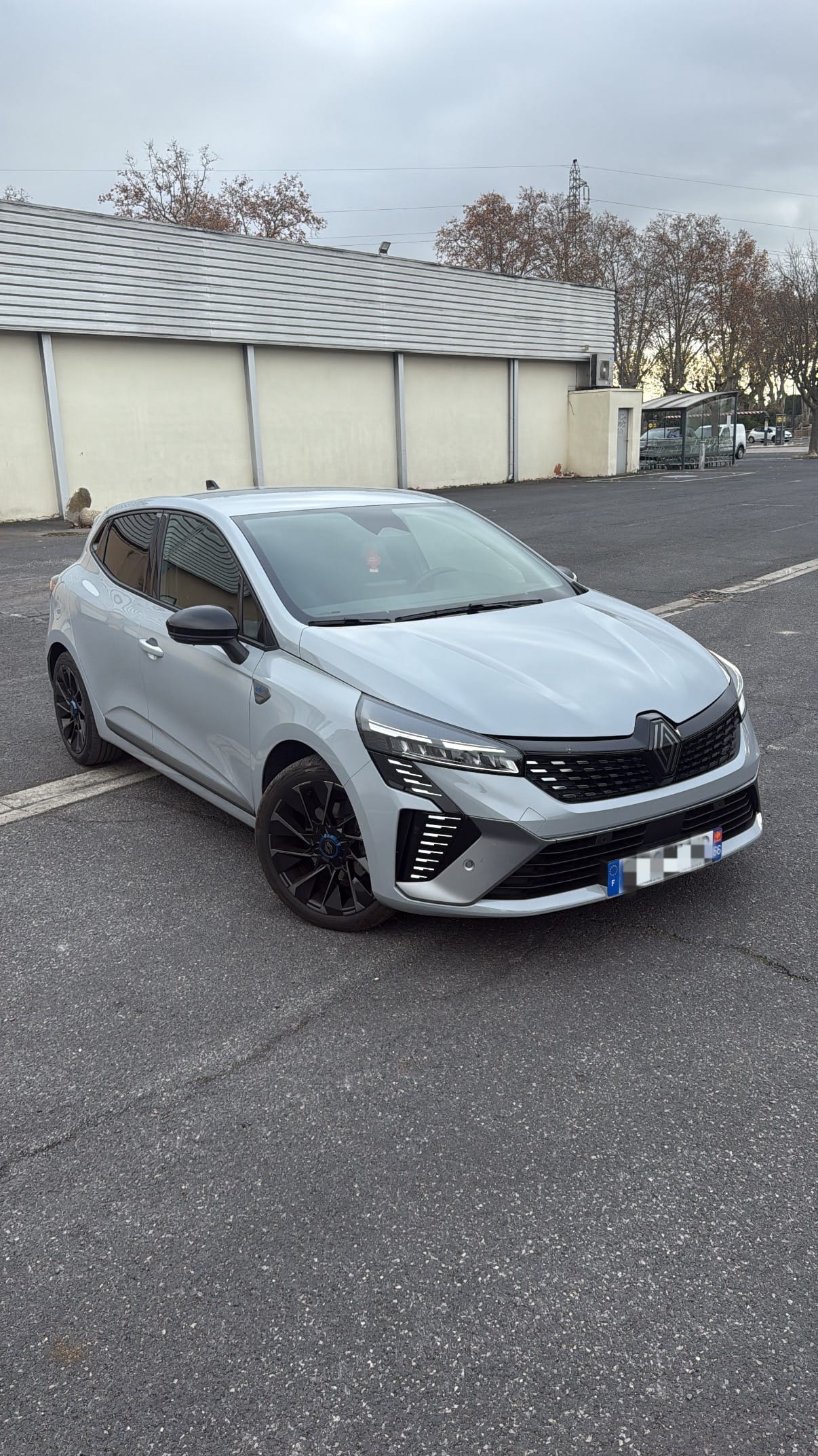 Renault Clio E-tech, 2024, Essence 95 / Électrique (hybride), automatique