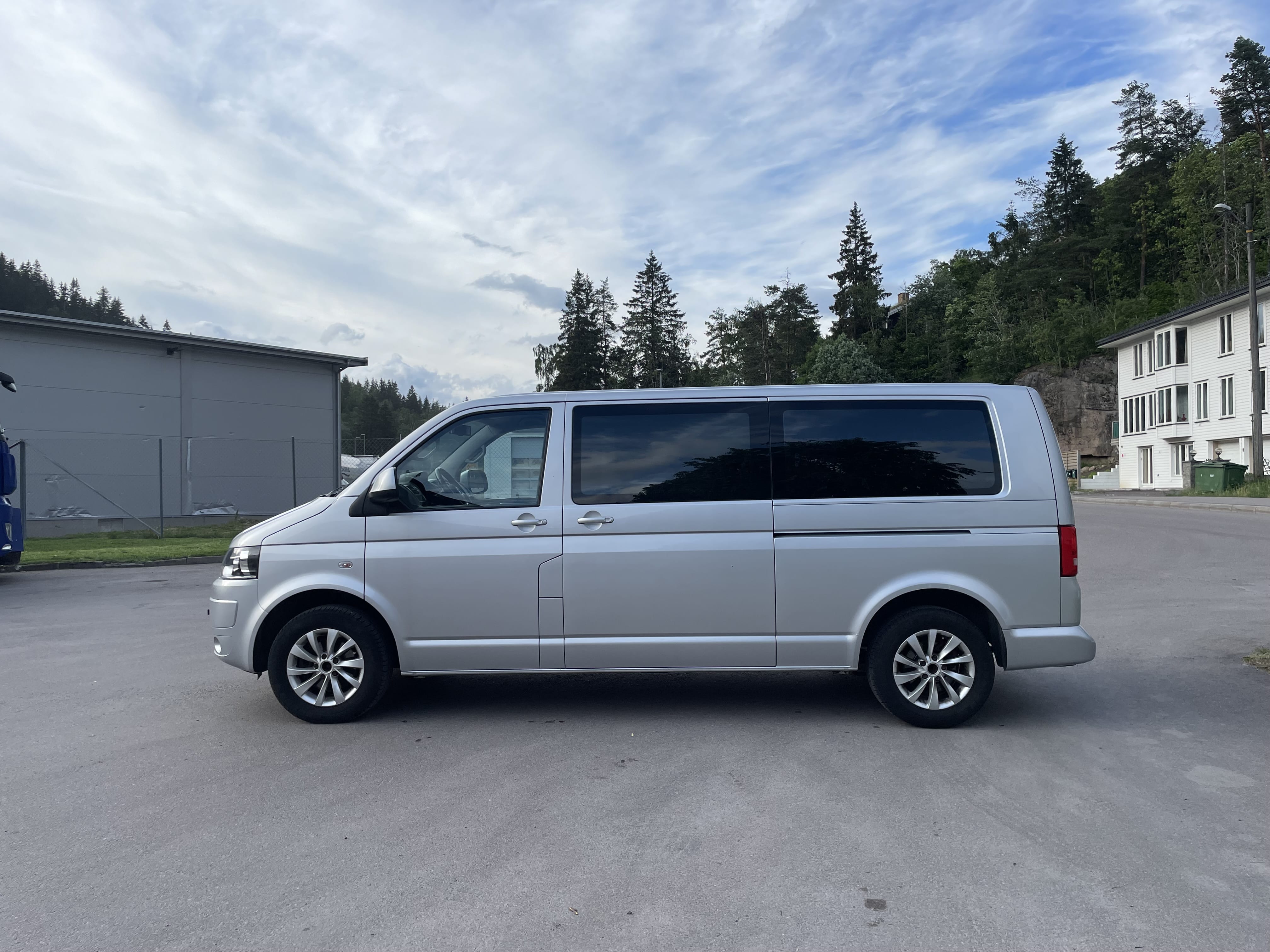 Volkswagen Caravelle 2.0 TDI, 9 seter mit Klimaanlage