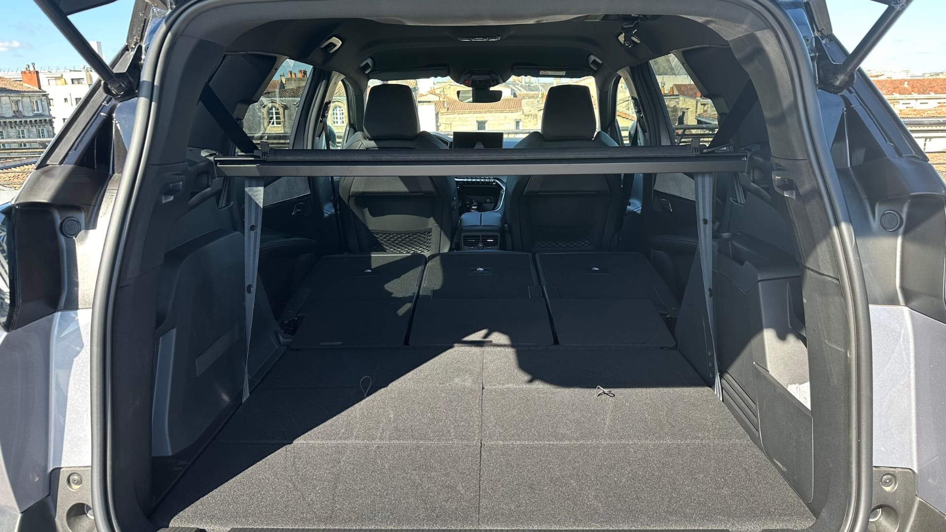 Peugeot 5008 GT 7pl | AUTO | Sièges Chauff. | GARE ST-JEAN (750m) avec Android Auto