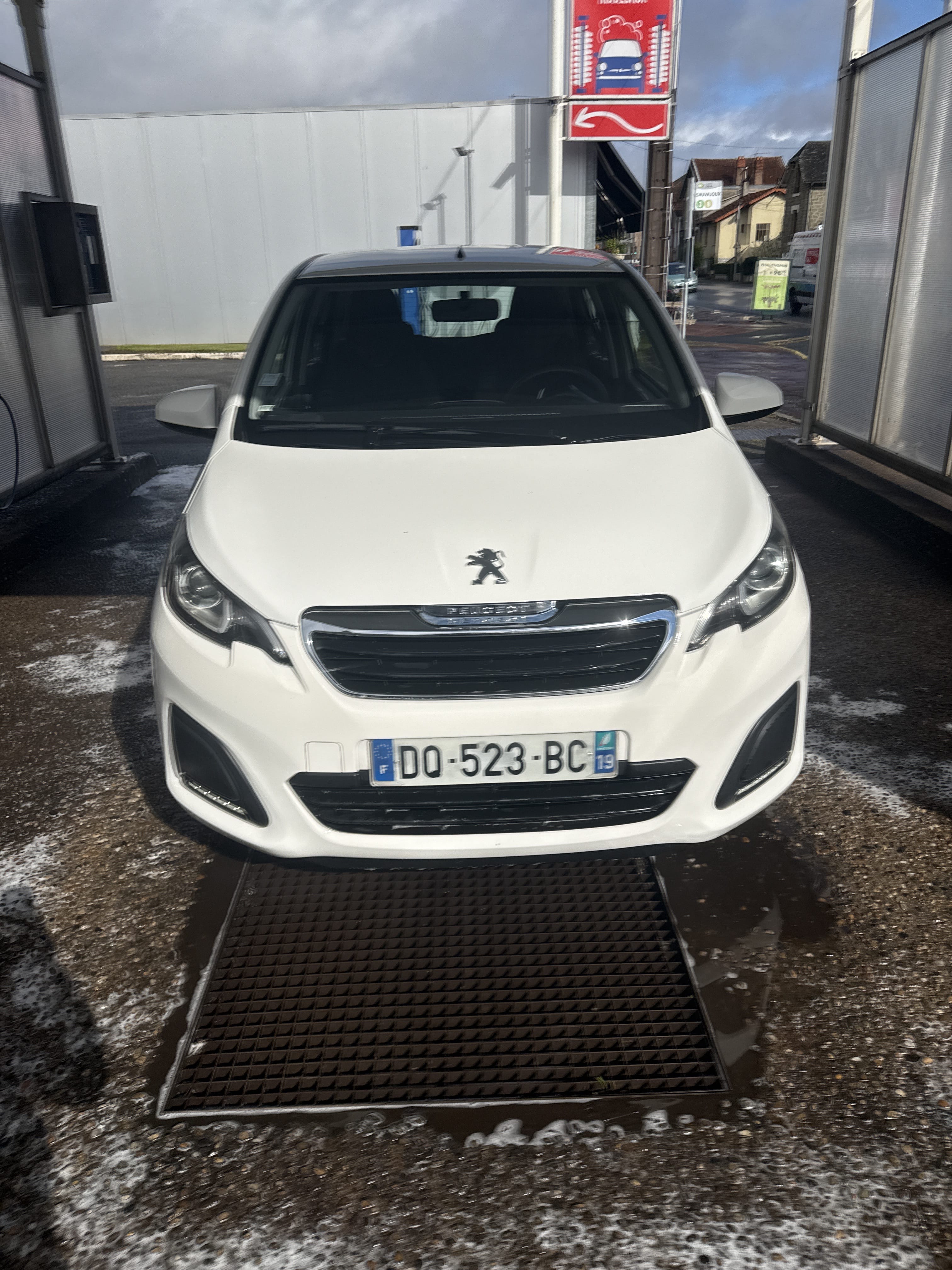 Peugeot 108, 2015, Essence 98