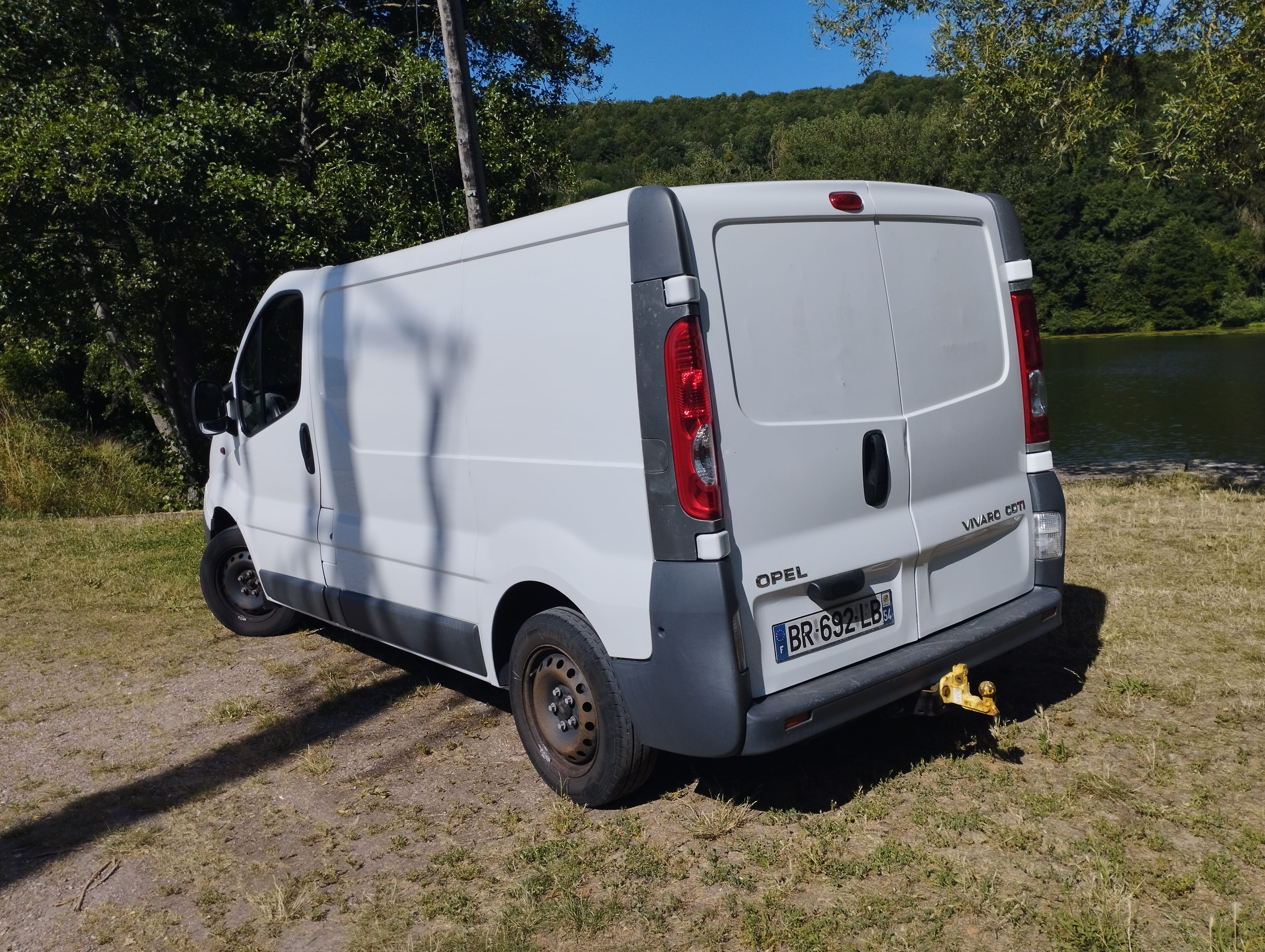 Opel Vivaro avec Attelage