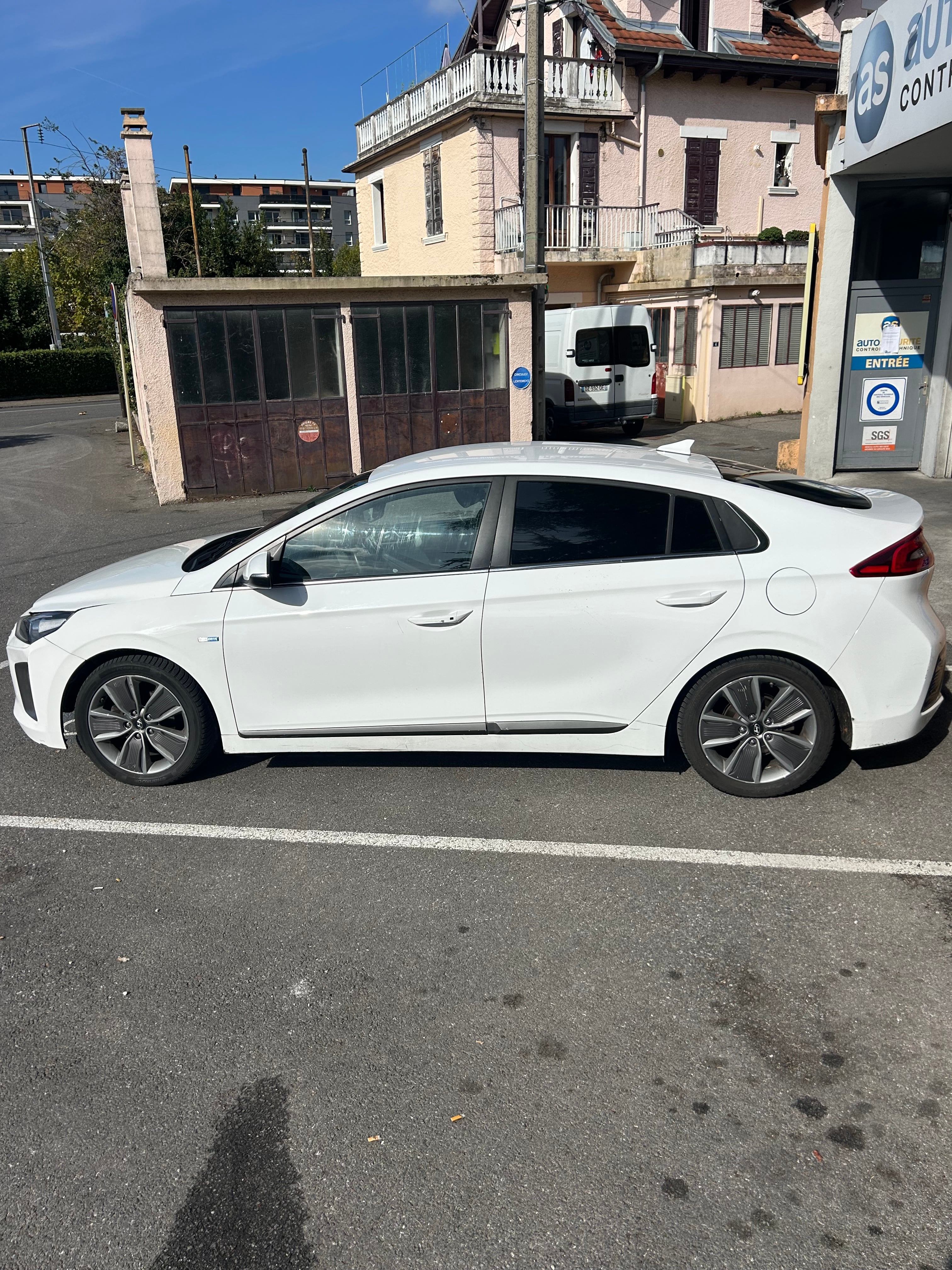 Hyundai Ioniq avec Climatisation