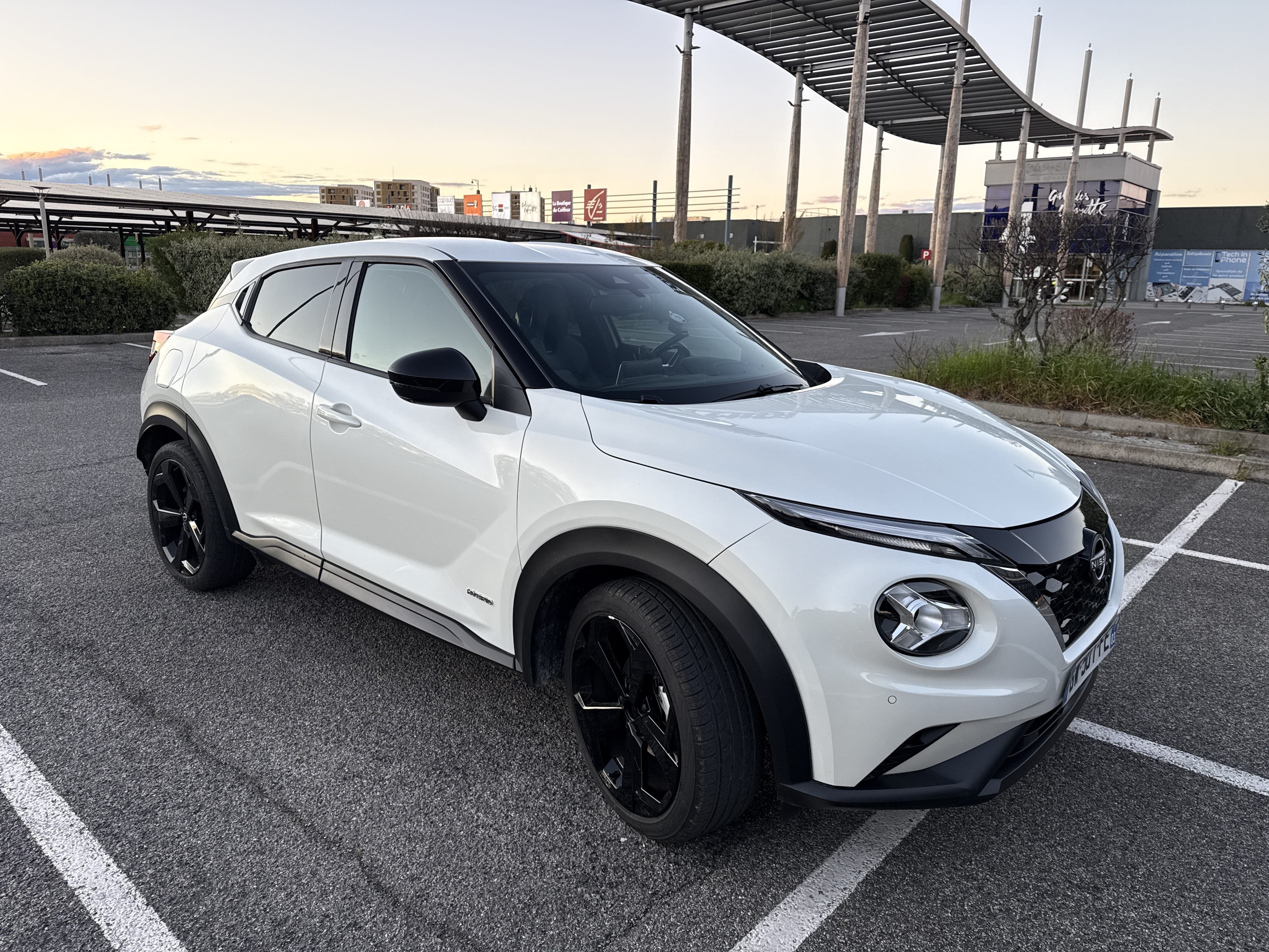 Nissan Juke N-Connecta Hybride, 2024, Essence 95 / Électrique (hybride), automatique