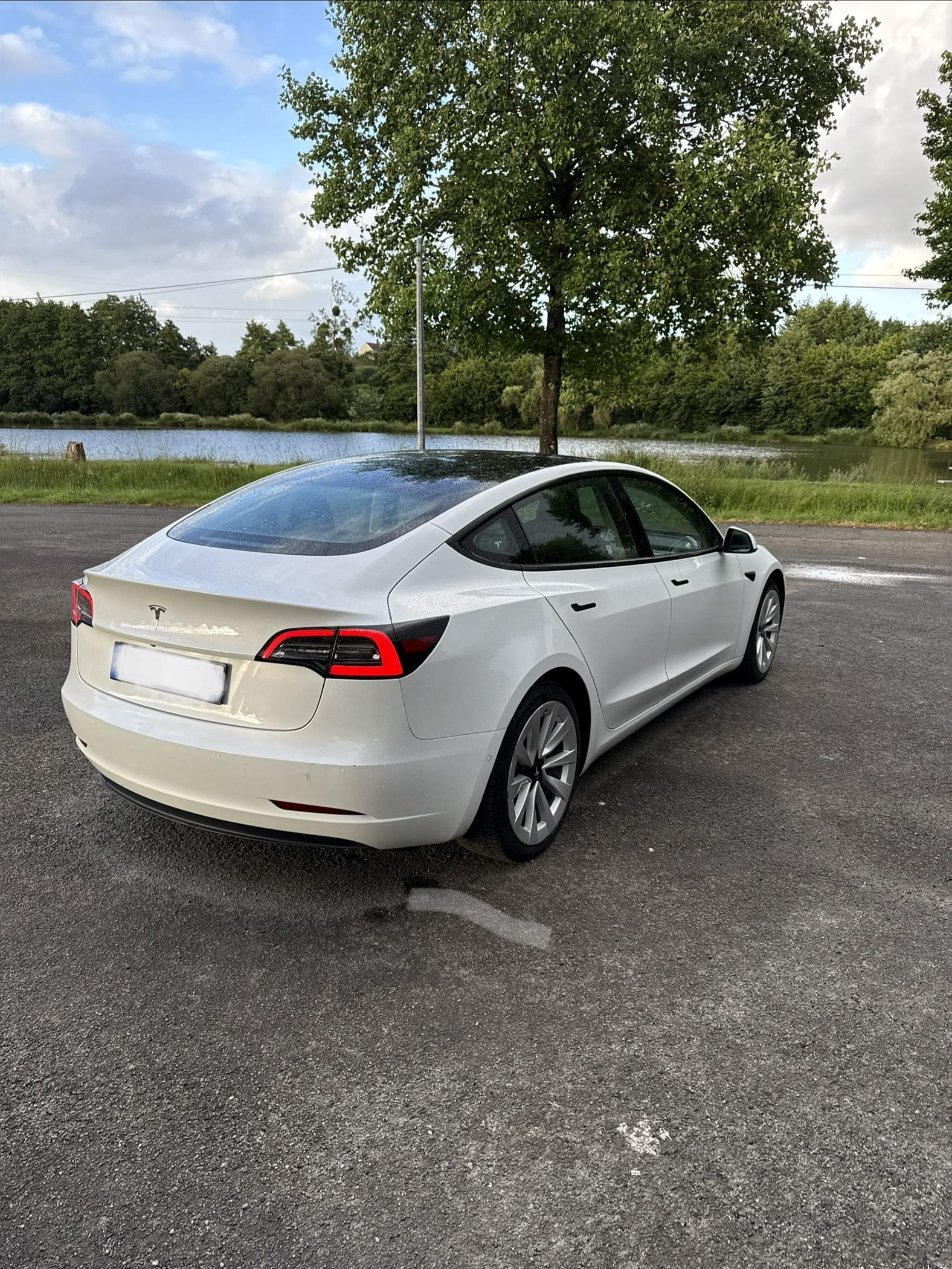 Tesla Model 3 avec Caméra de recul