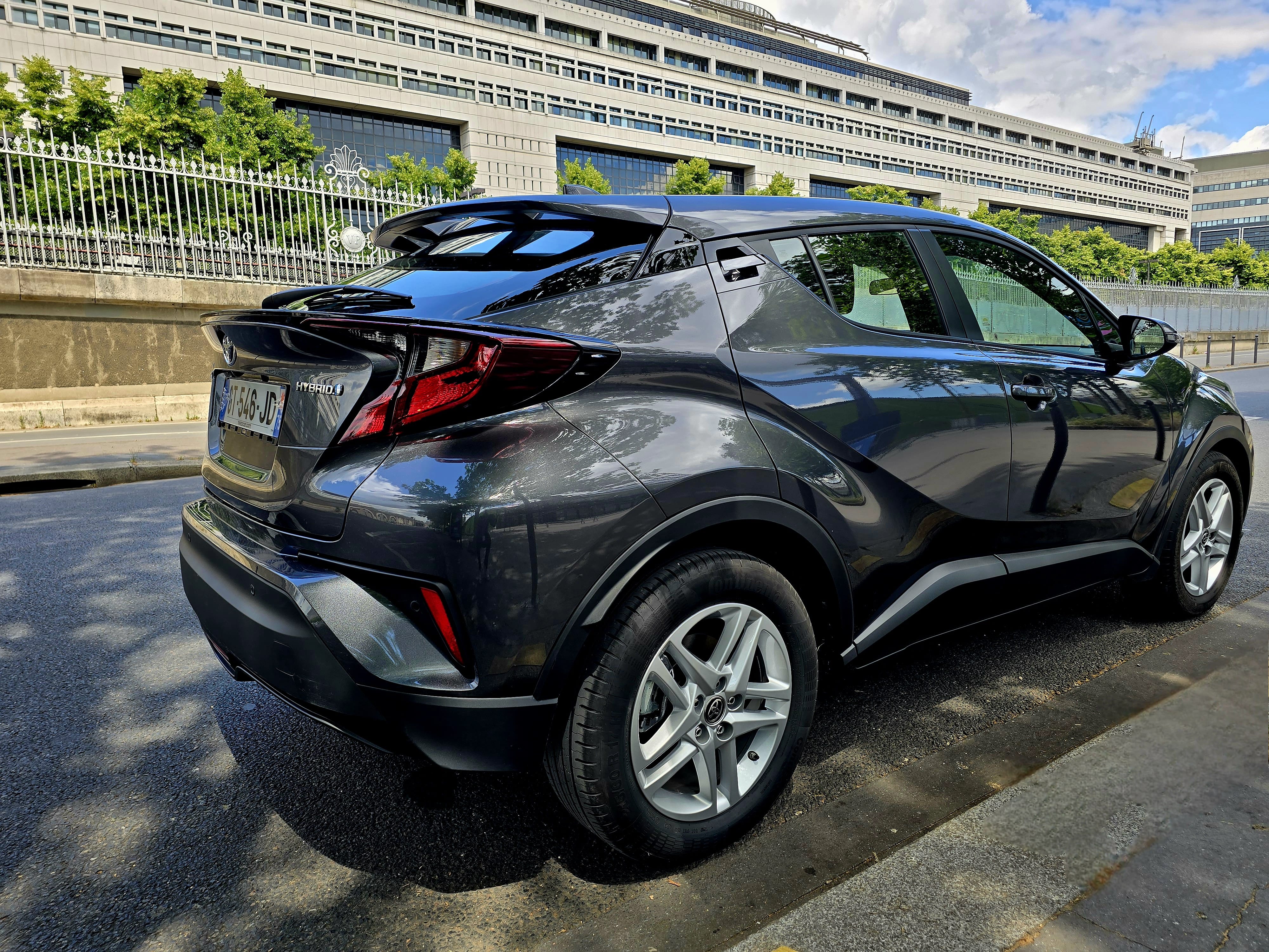 Toyota C-HR 2023 Hybride à Gare de Lyon! avec Entrée audio / iPod