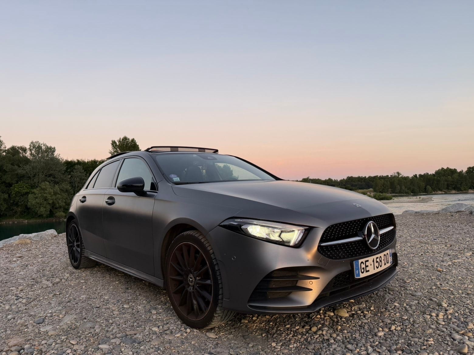 Mercedes-Benz Classe A 250 e, 2021, Essence 95 / Électrique (hybride), automatique