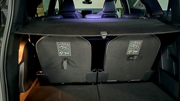 Peugeot 5008 Essence/Hybride Non recharg 7 places - Aeroport Charles de Gaulles avec Android Auto