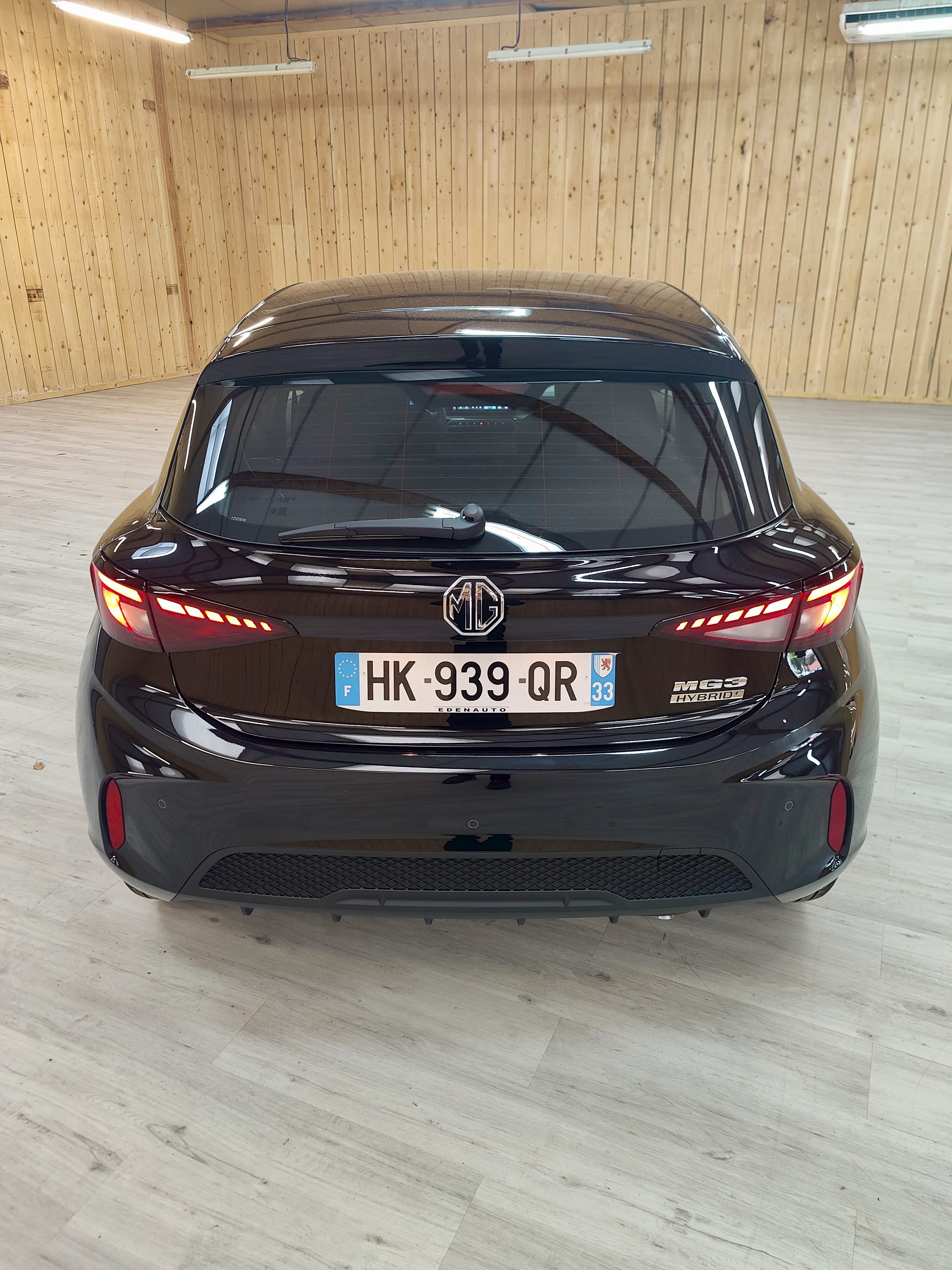 MG MG3 avec Caméra de recul