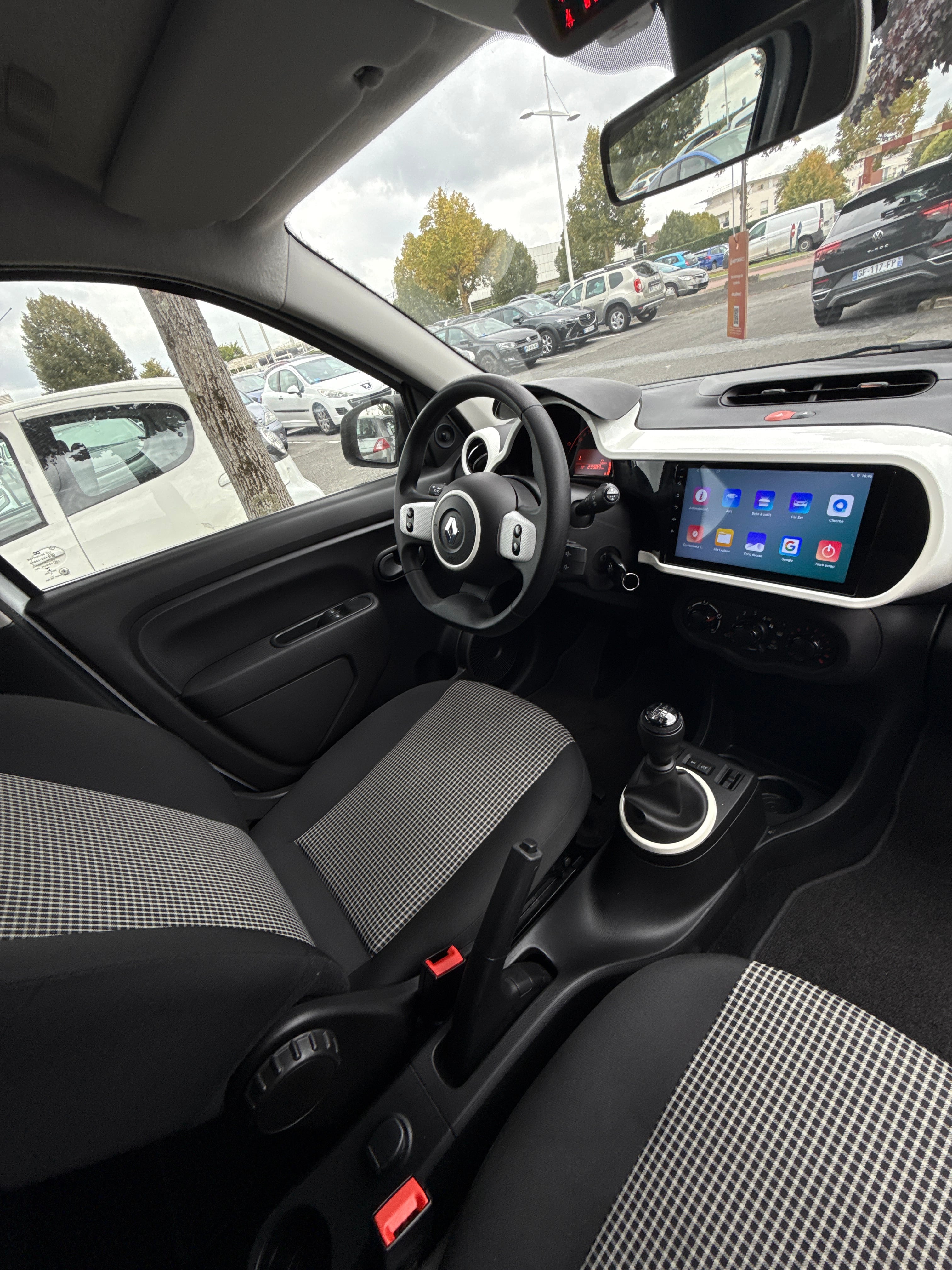 Renault Twingo III avec Apple CarPlay
