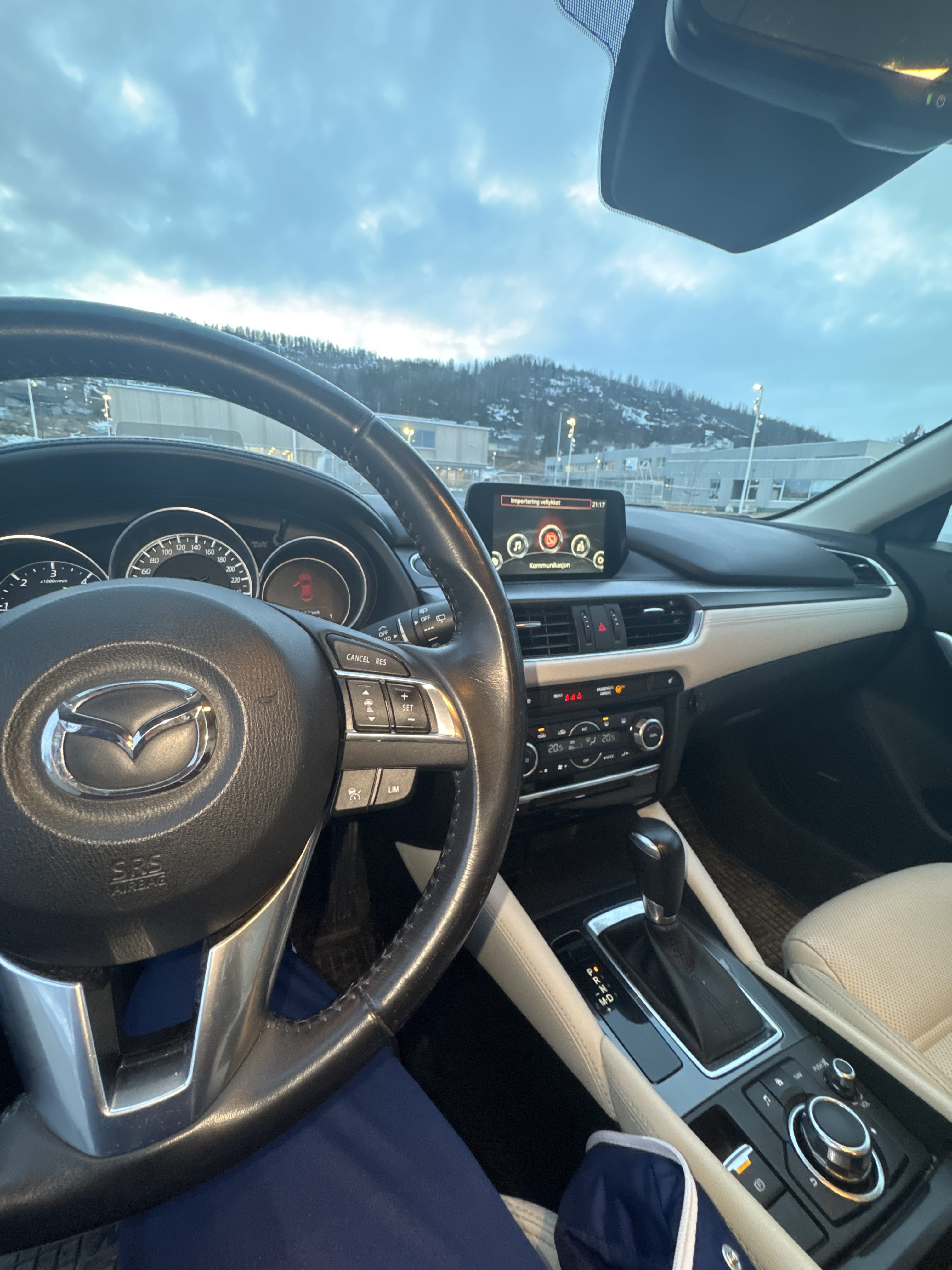 Mazda 6 2,2l D Optimum 4x4 automatic med Vinterdekk
