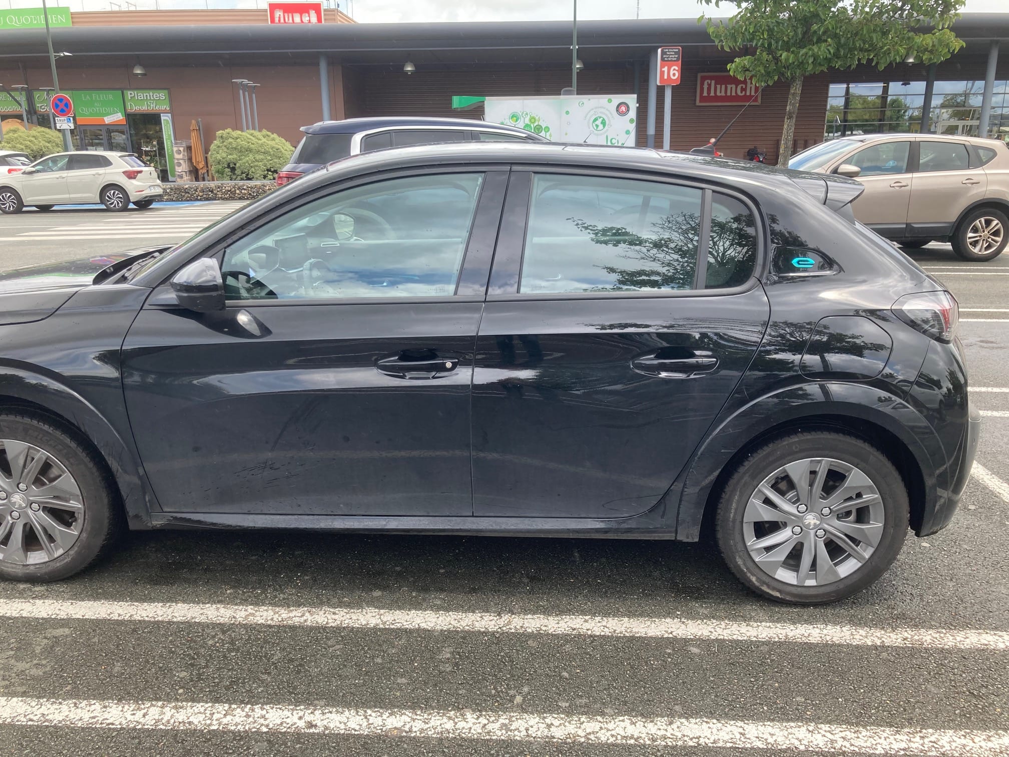 Peugeot 208 avec Climatisation