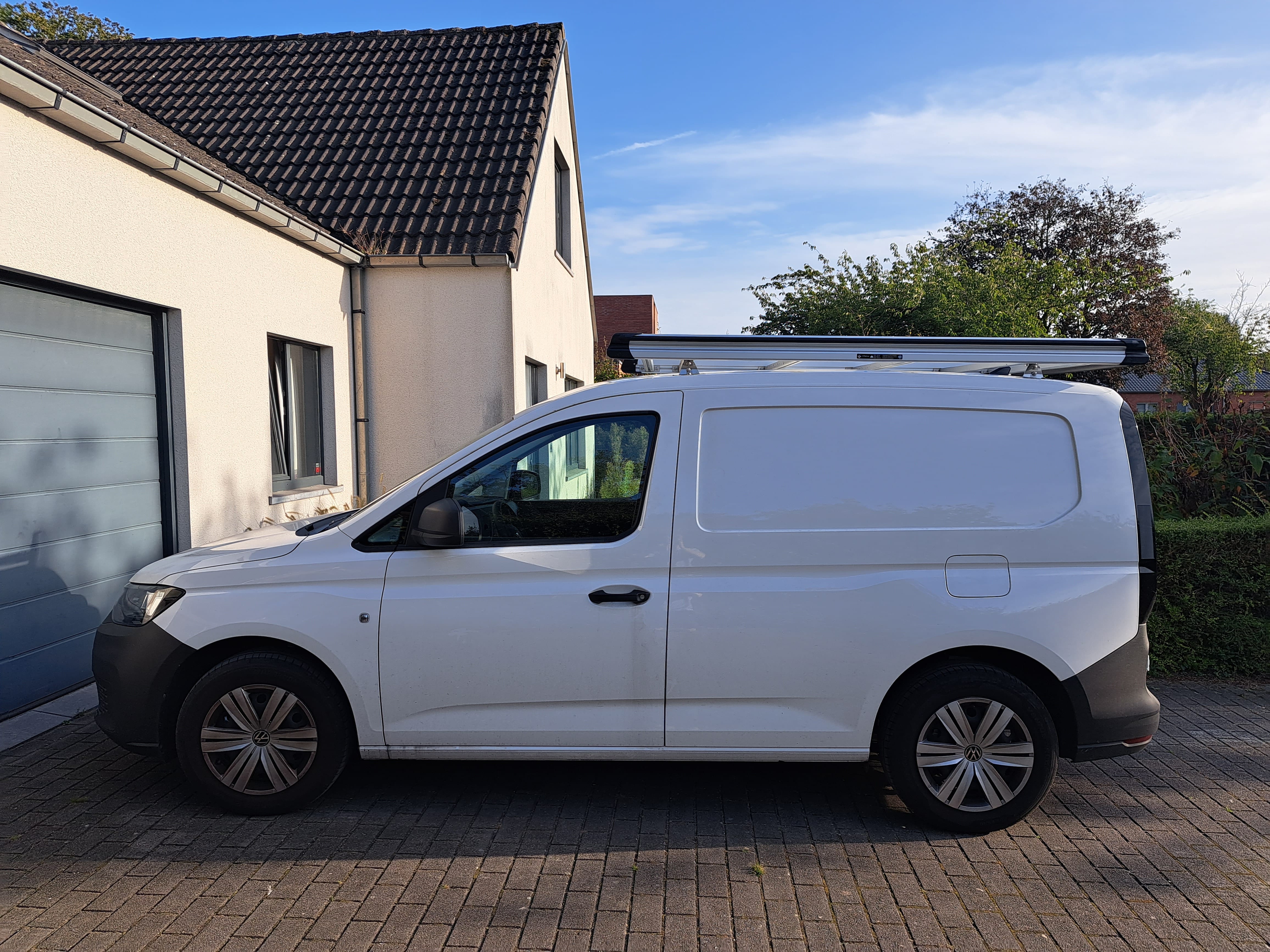 Volkswagen Caddy Van, 2023, Euro 95 (E10)