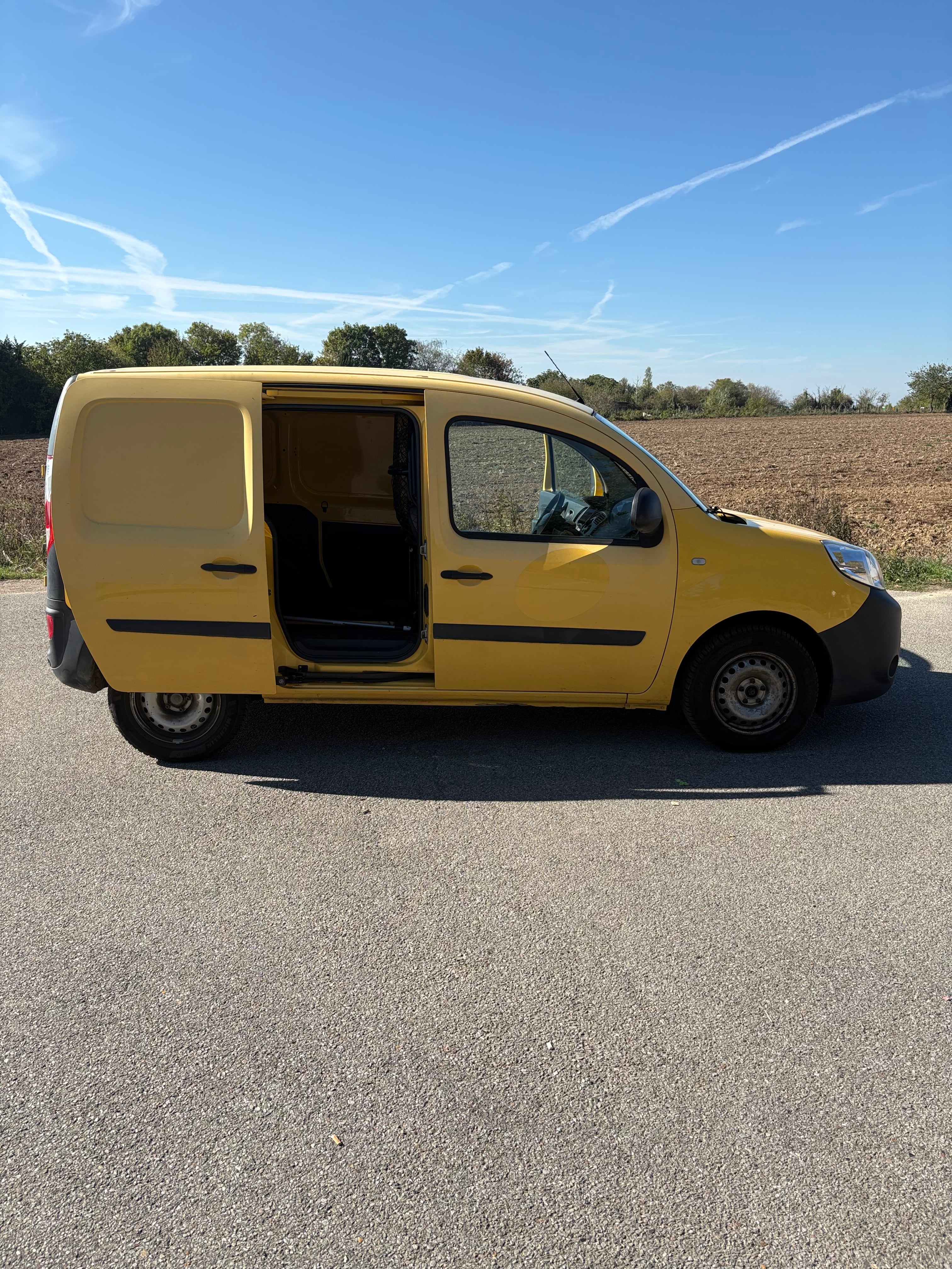 Renault Kangoo Fourgon 1.5 dci avec Autoradio