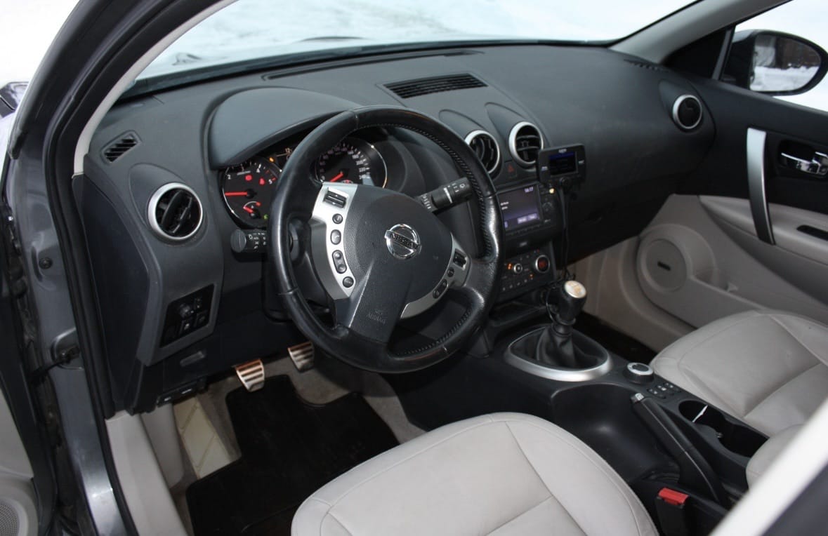 Nissan Qashqai+2 with Four-wheel drive
