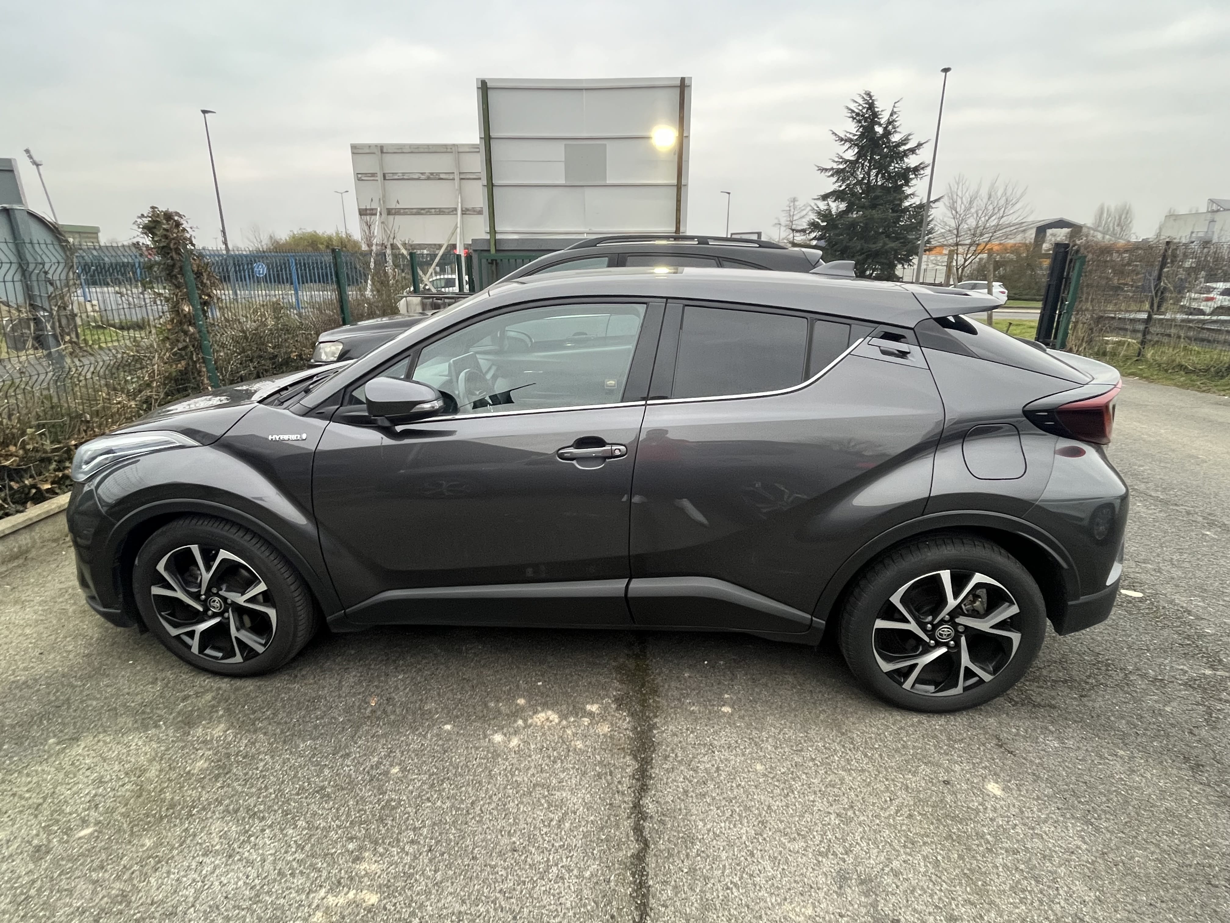 Toyota C-HR Hybrid avec Climatisation