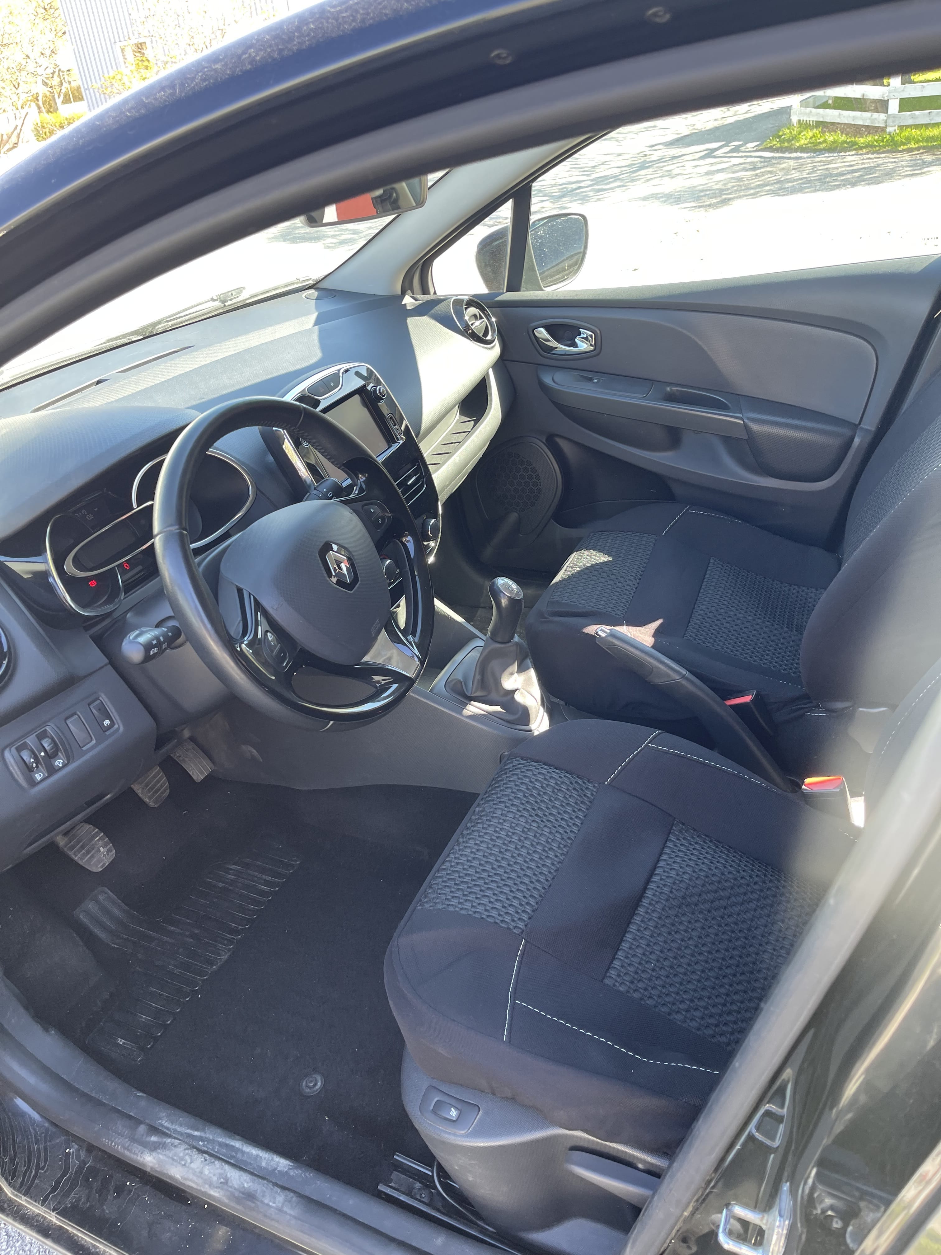 Renault Clio med Bilradio