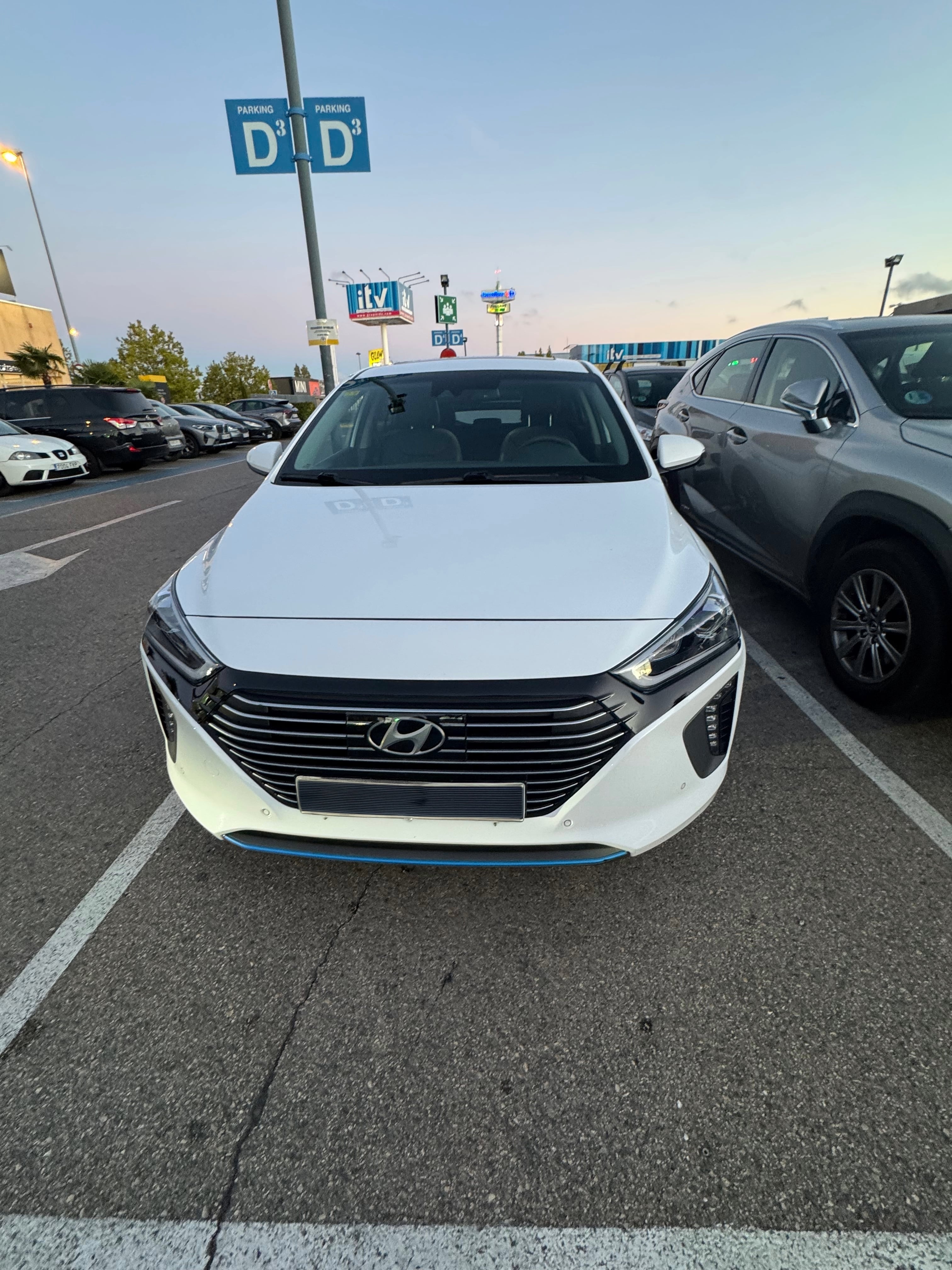 Hyundai Ioniq  Híbrido Blue con Audio Bluetooth