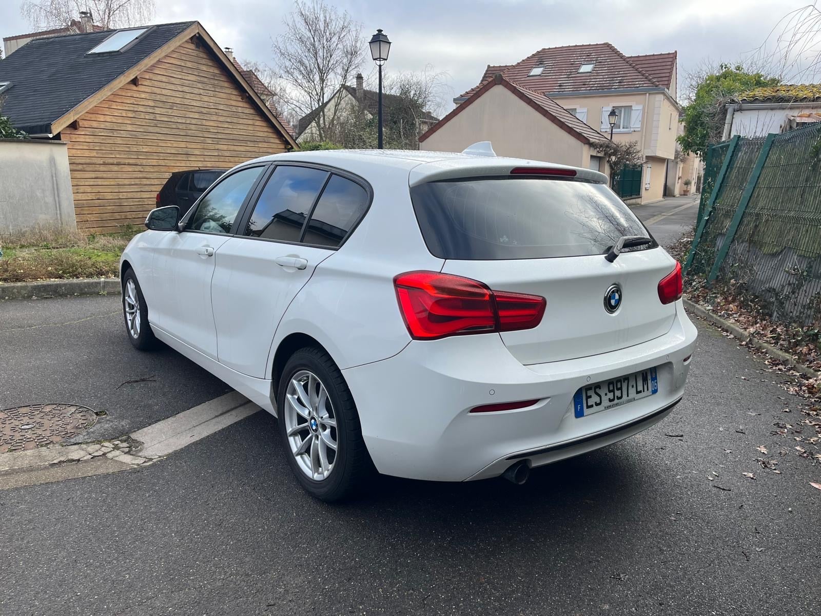 BMW Série 1 avec GPS