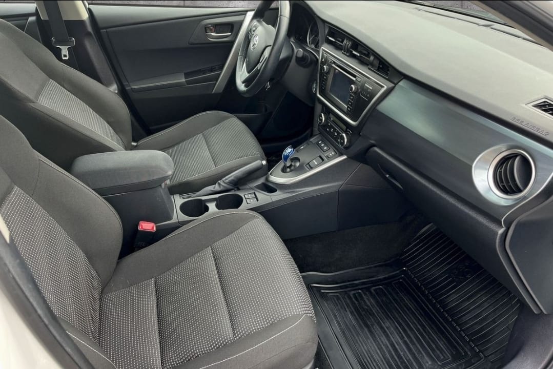 Toyota Auris Hybrid Automatic med GPS