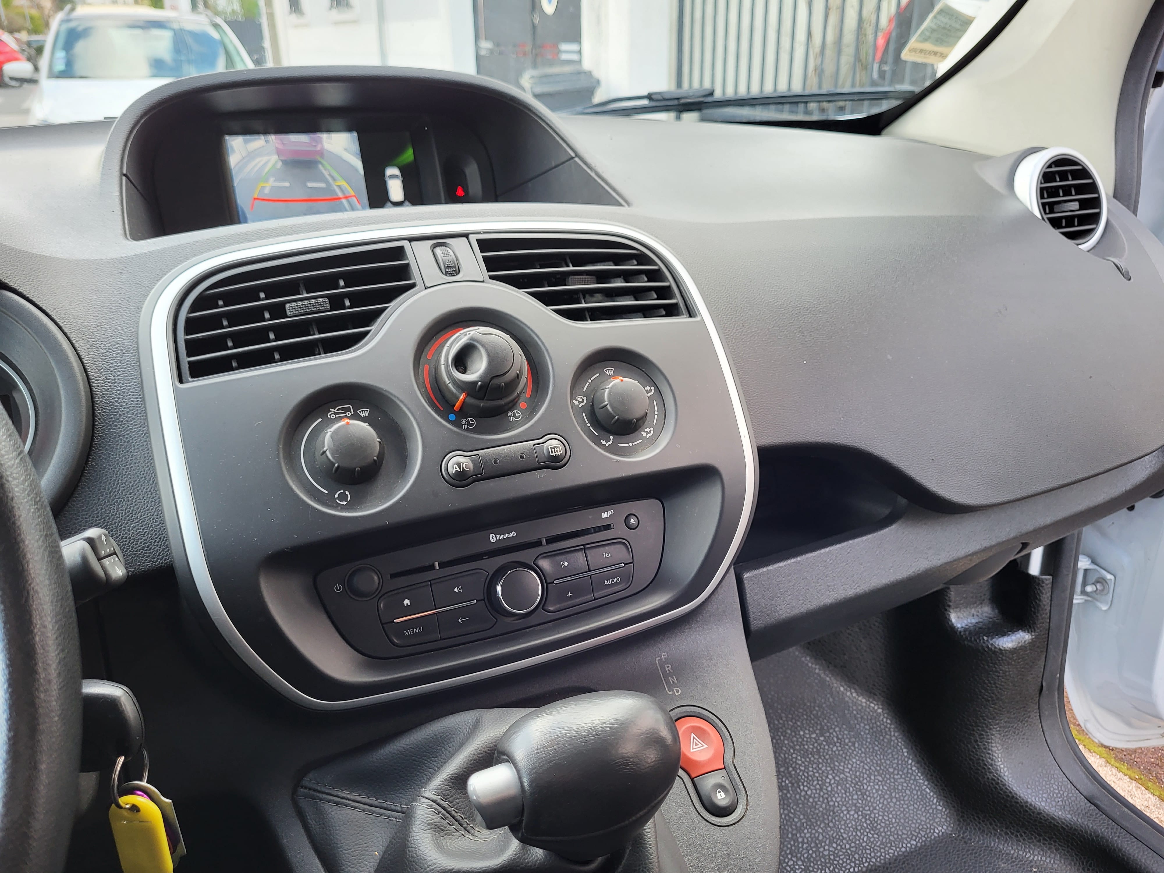Renault Kangoo Express ZE avec Apple CarPlay