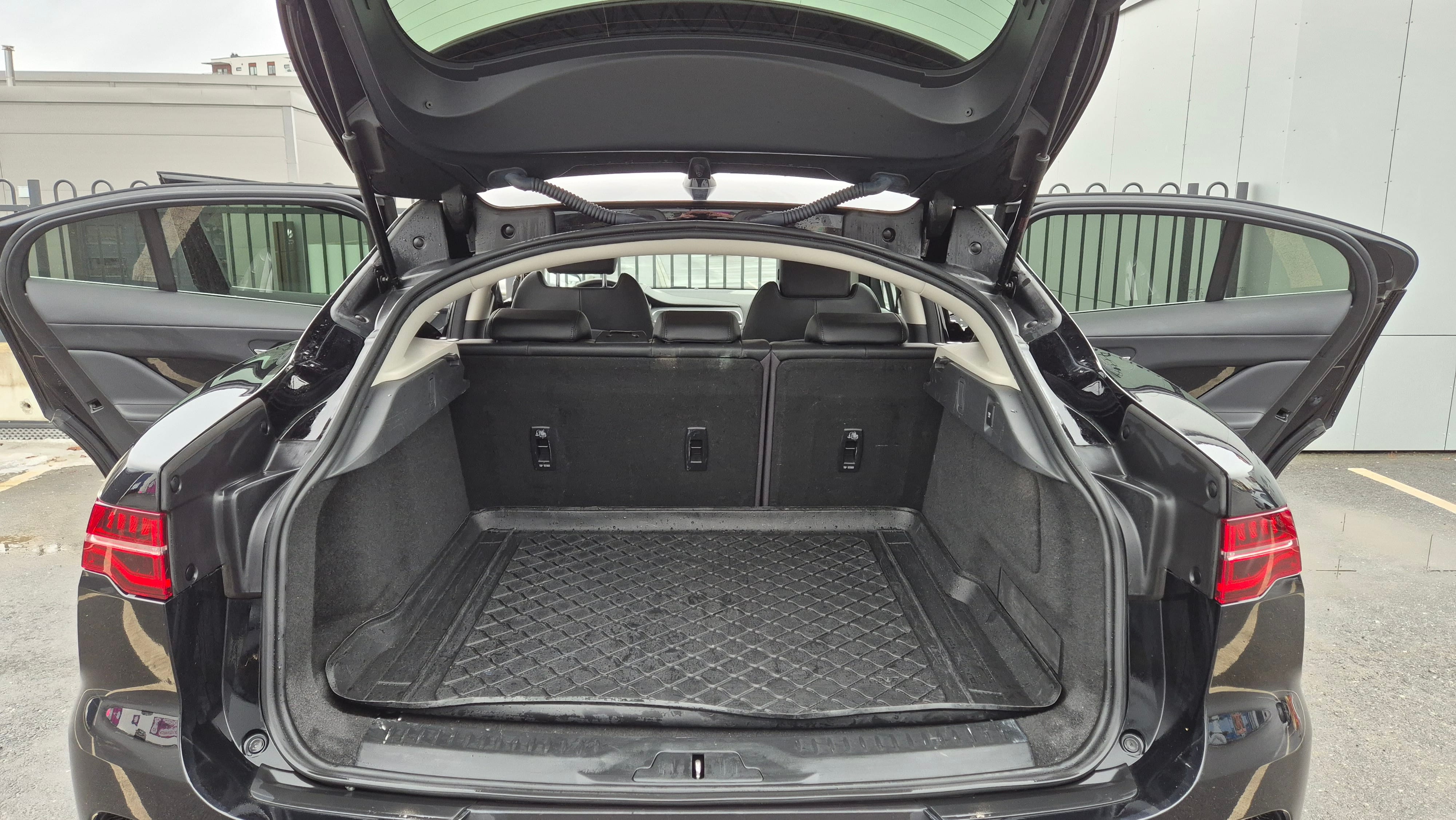 Jaguar I-pace med Aircondition