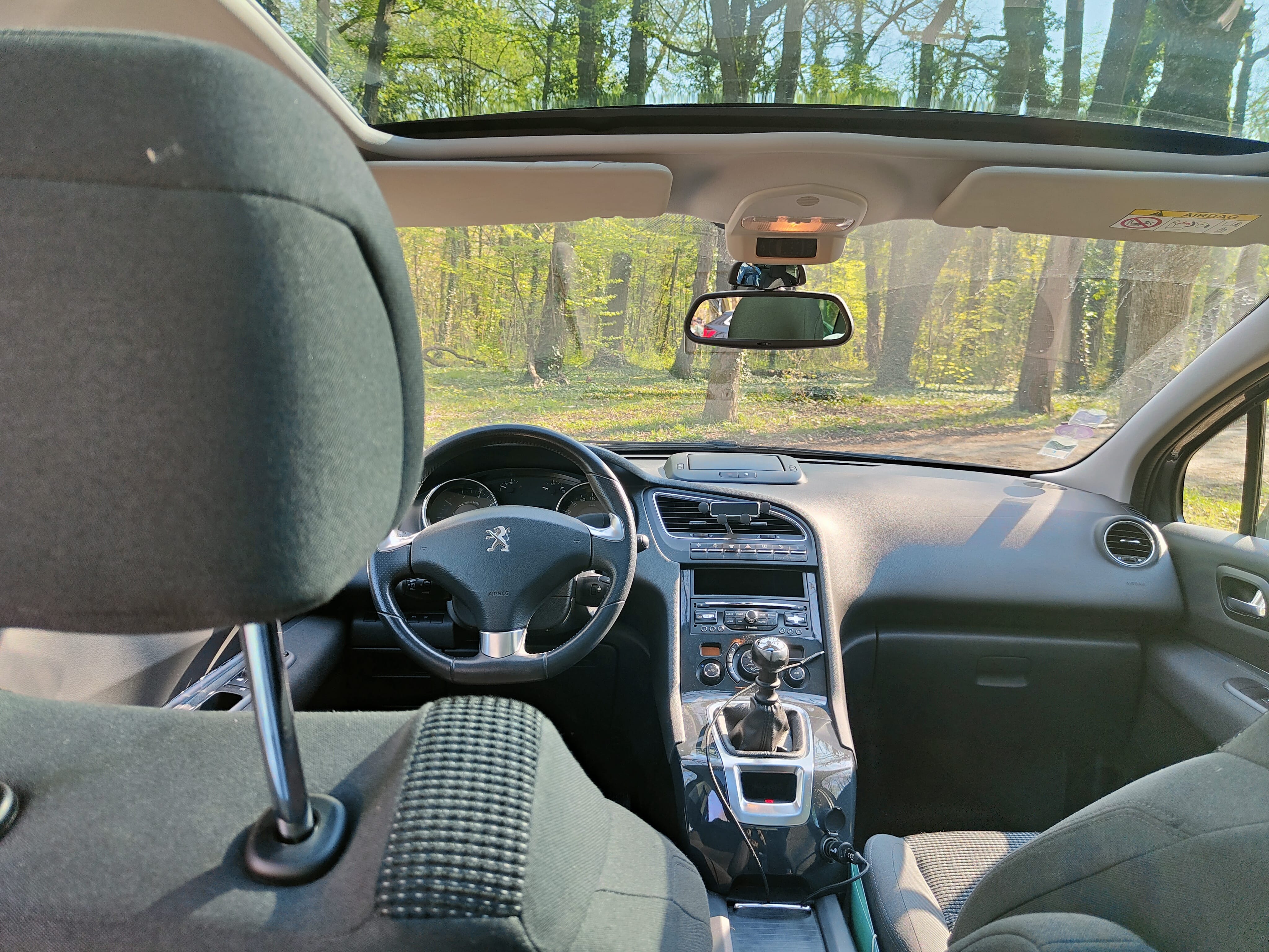 Peugeot 5008 avec GPS