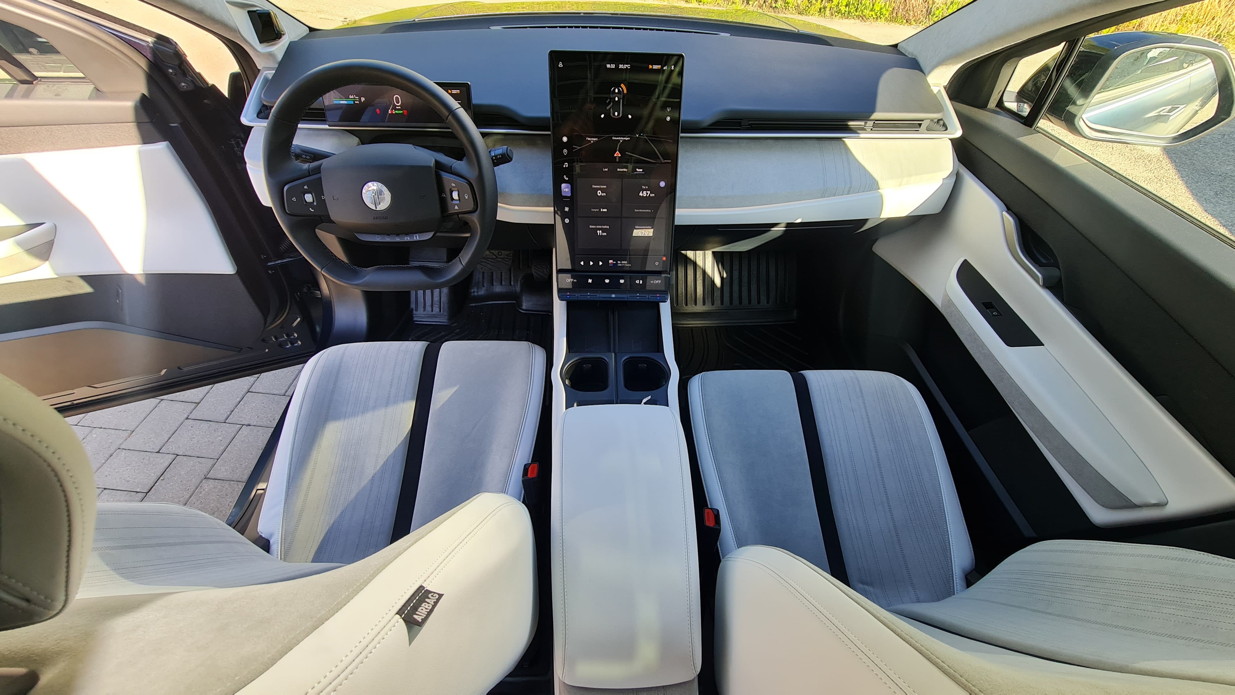 Fisker Ocean One met Autostoel baby
