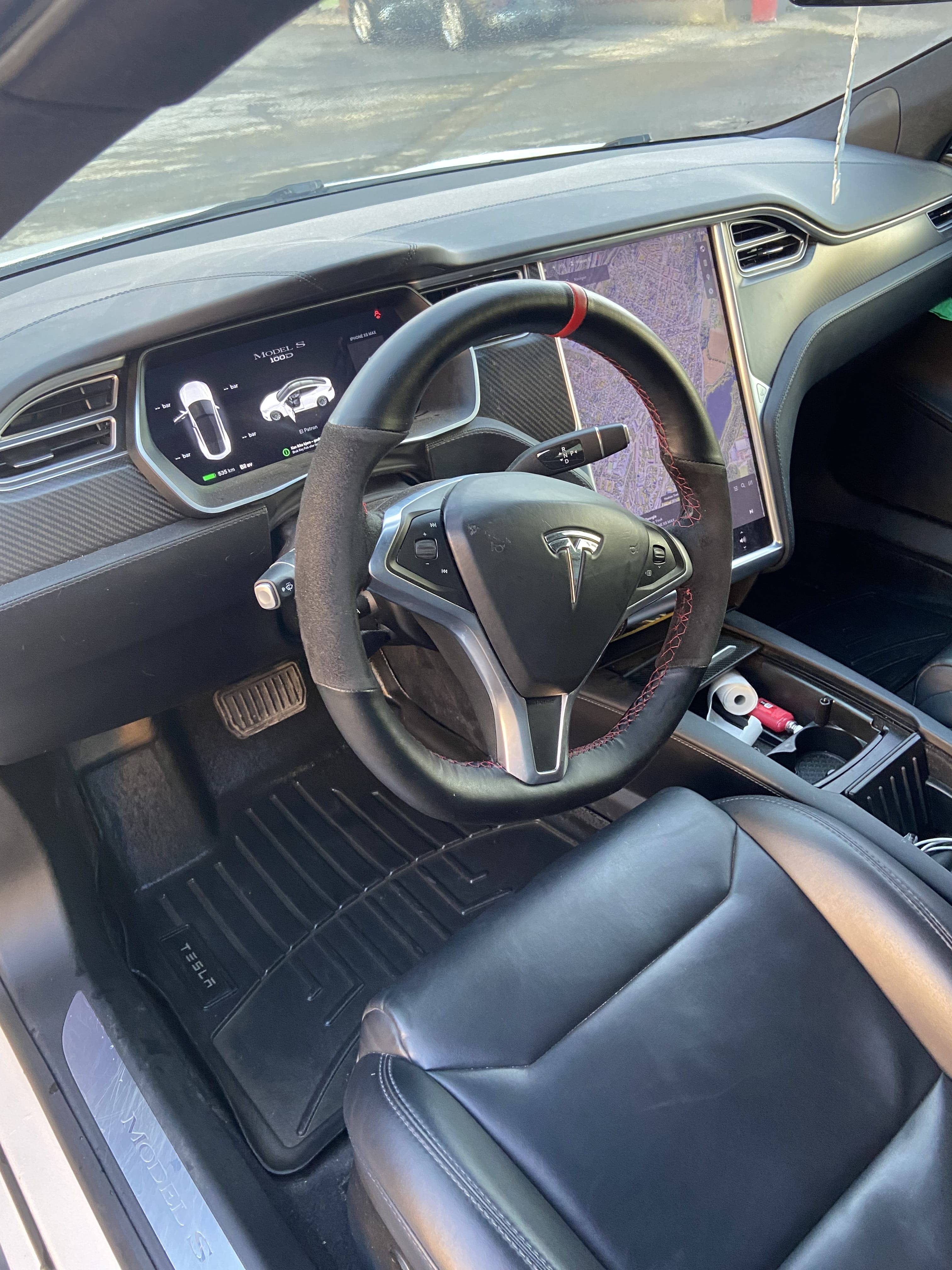 Tesla Model S Long Range med Cruisekontroll