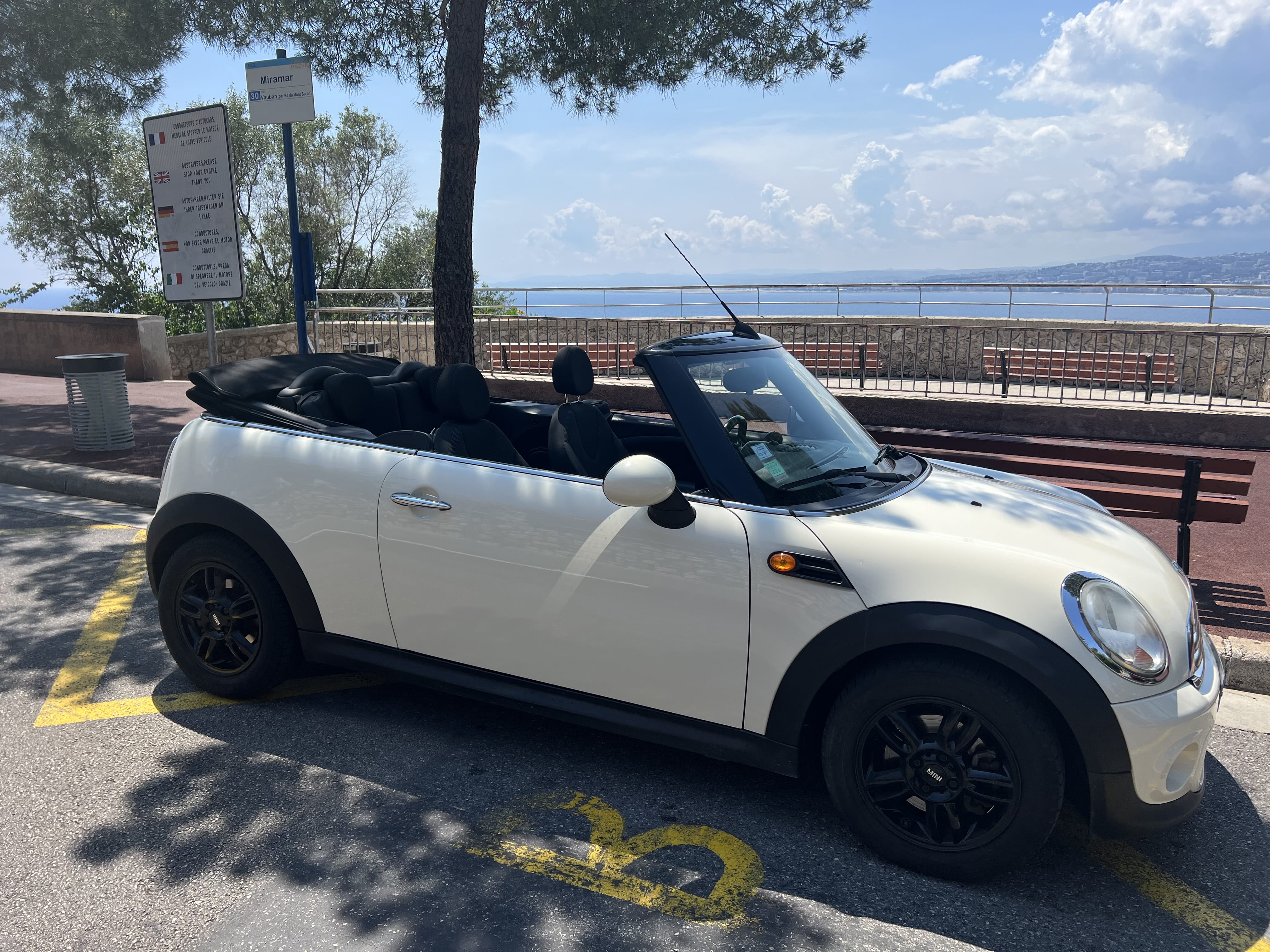 Mini Cabriolet  Mini Cooper cabriolet 1,6 .122cv avec Climatisation