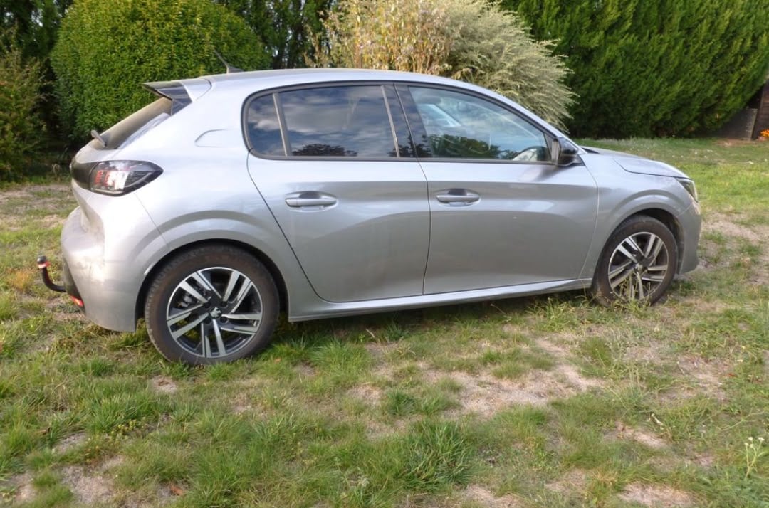 Peugeot 208, 2023, Essence 95