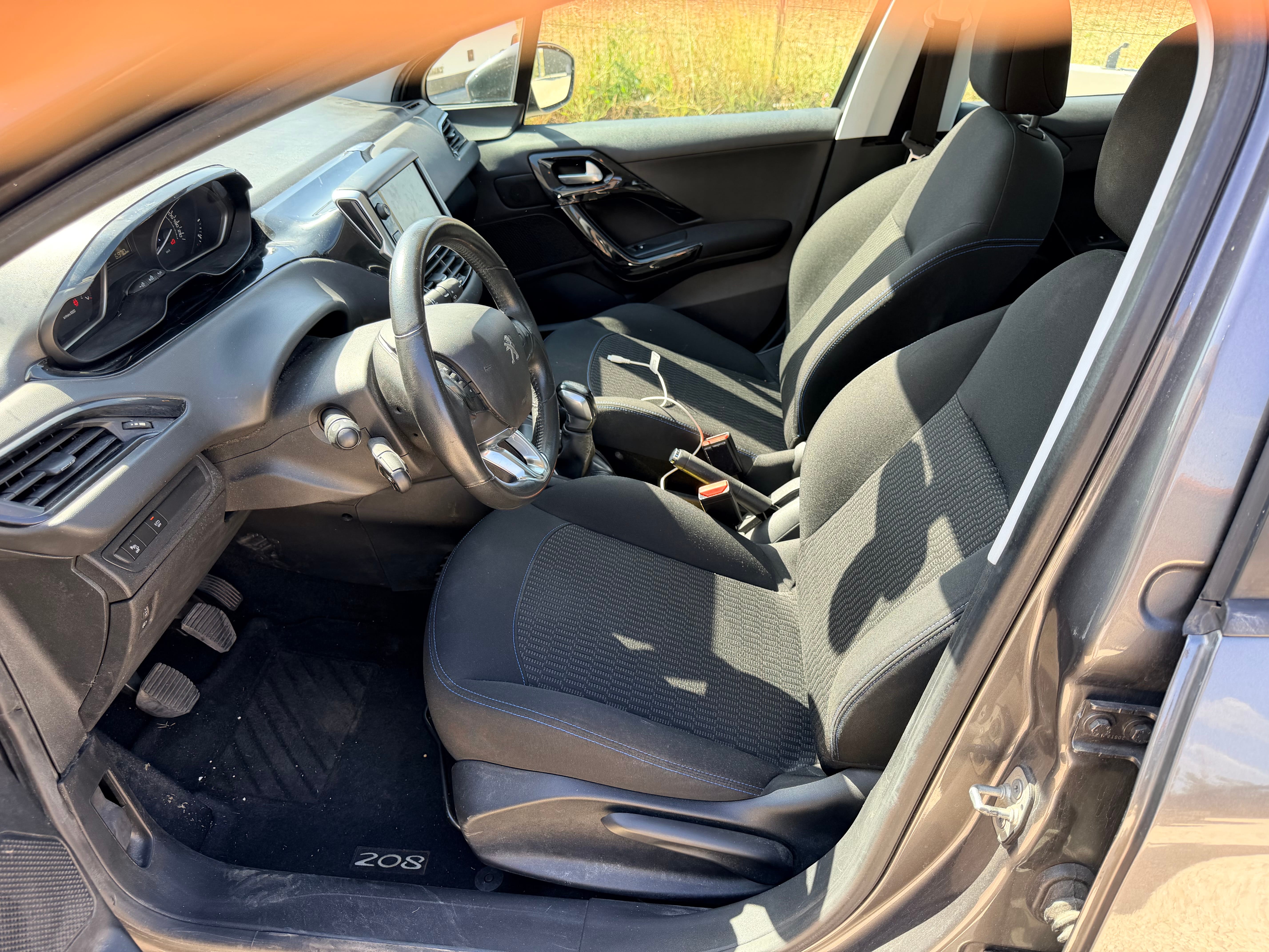 Peugeot 208 avec Caméra de recul