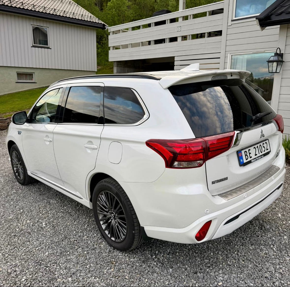 Mitsubishi Outlander Hybrid mit Rückfahrkamera