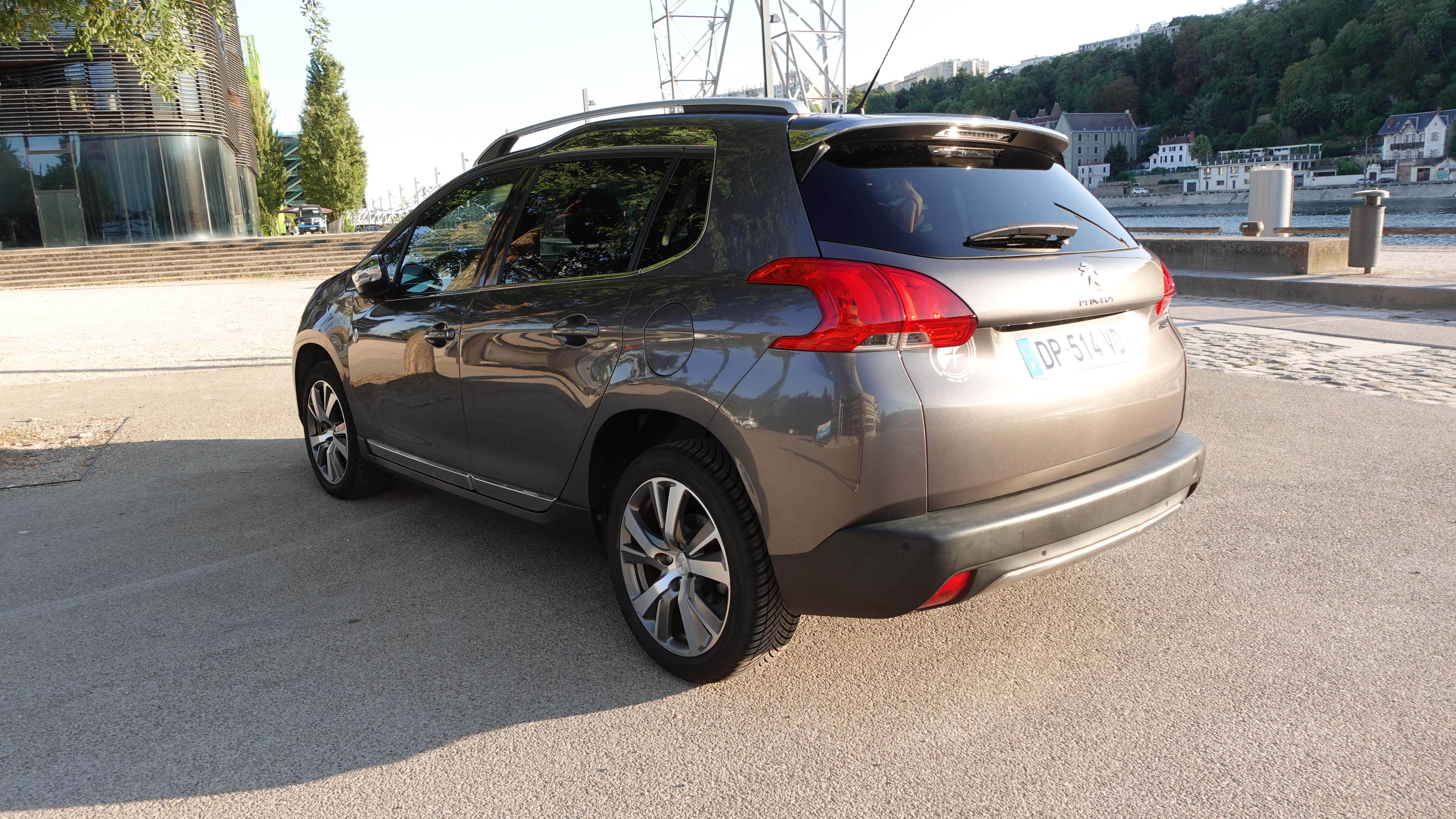 Peugeot 2008 avec GPS