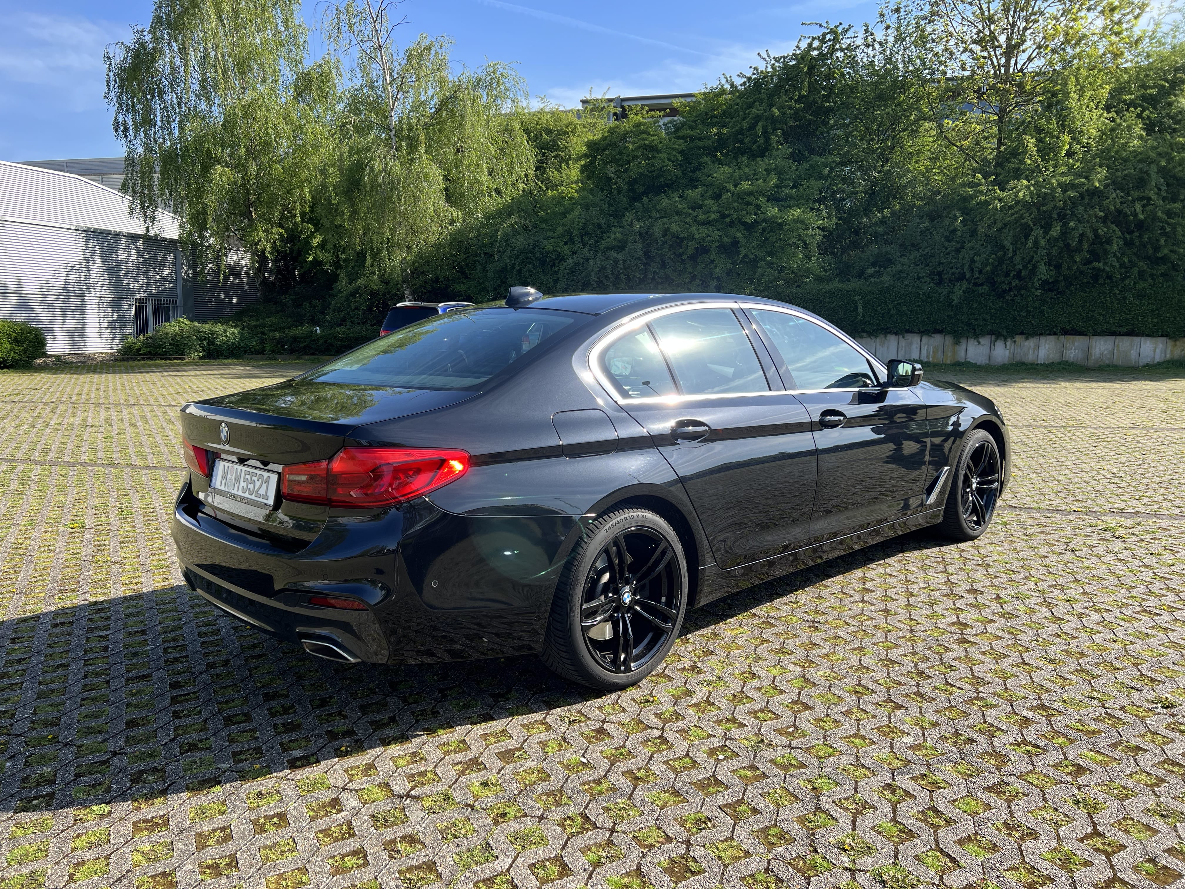 BMW 5er 3.0 xDrive 340 PS mit Navigationsgerät