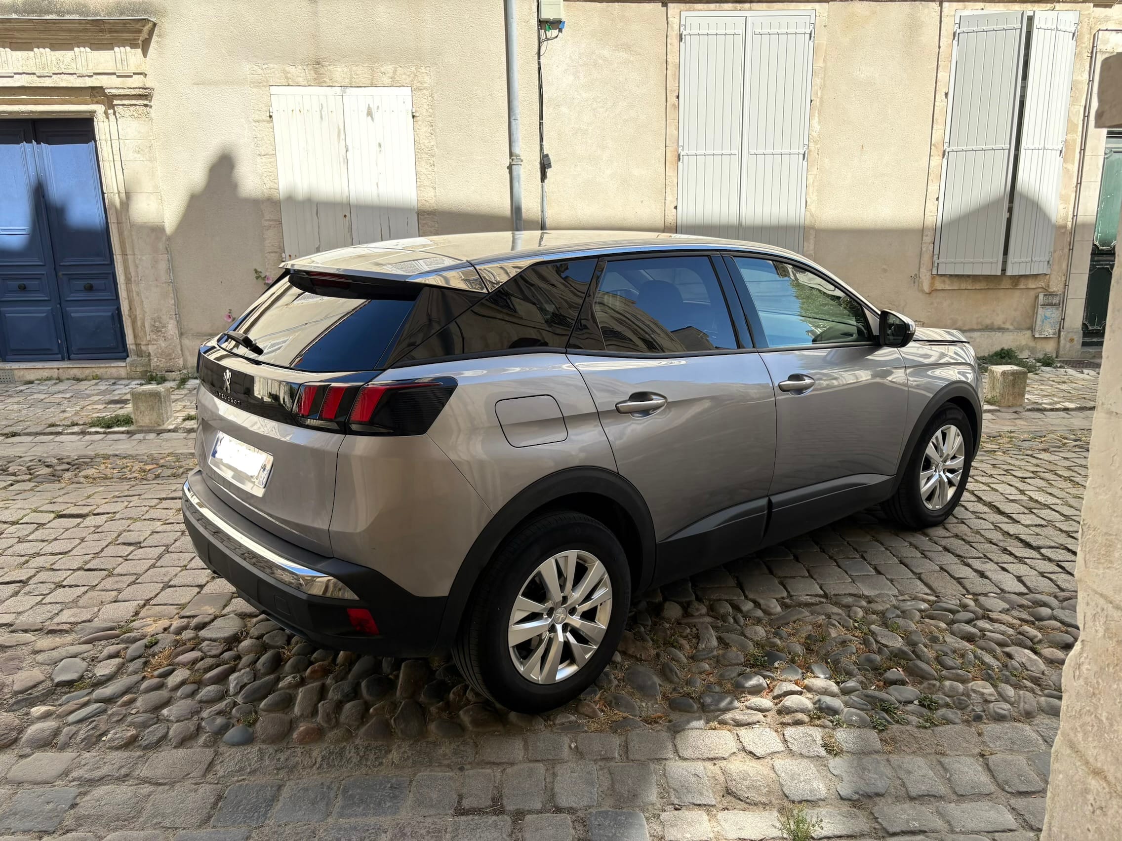 Peugeot 3008 Boite AUTOMATIQUE 130 ch essence avec Caméra de recul