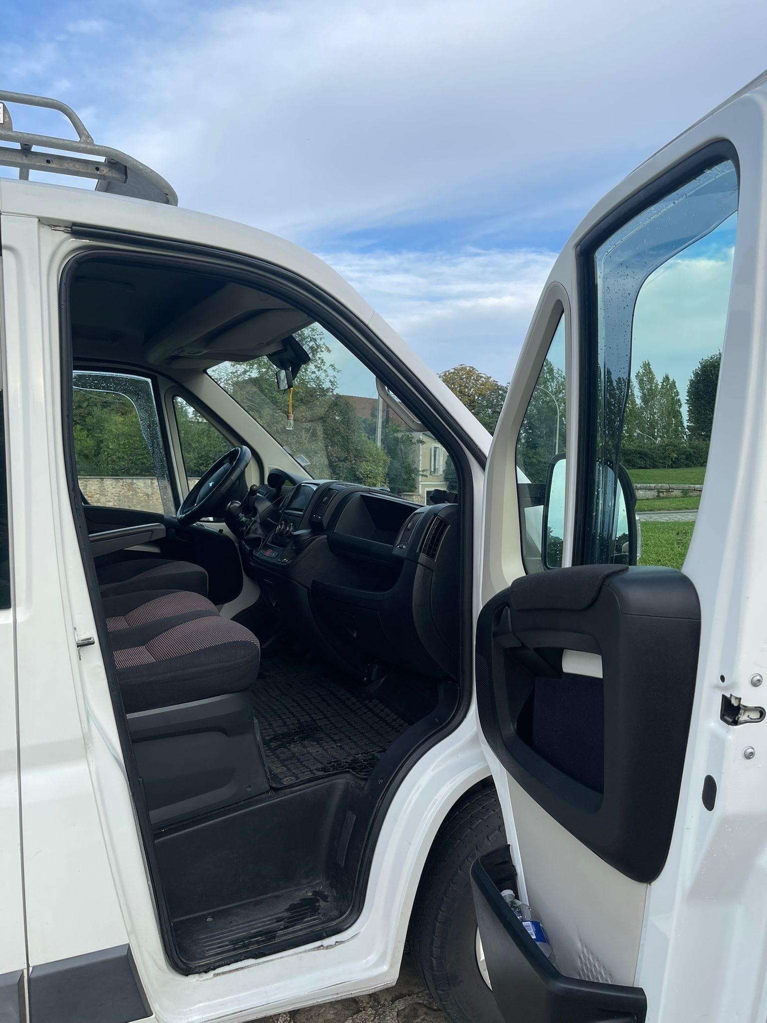 Peugeot Boxer Combi avec Coffre de toit