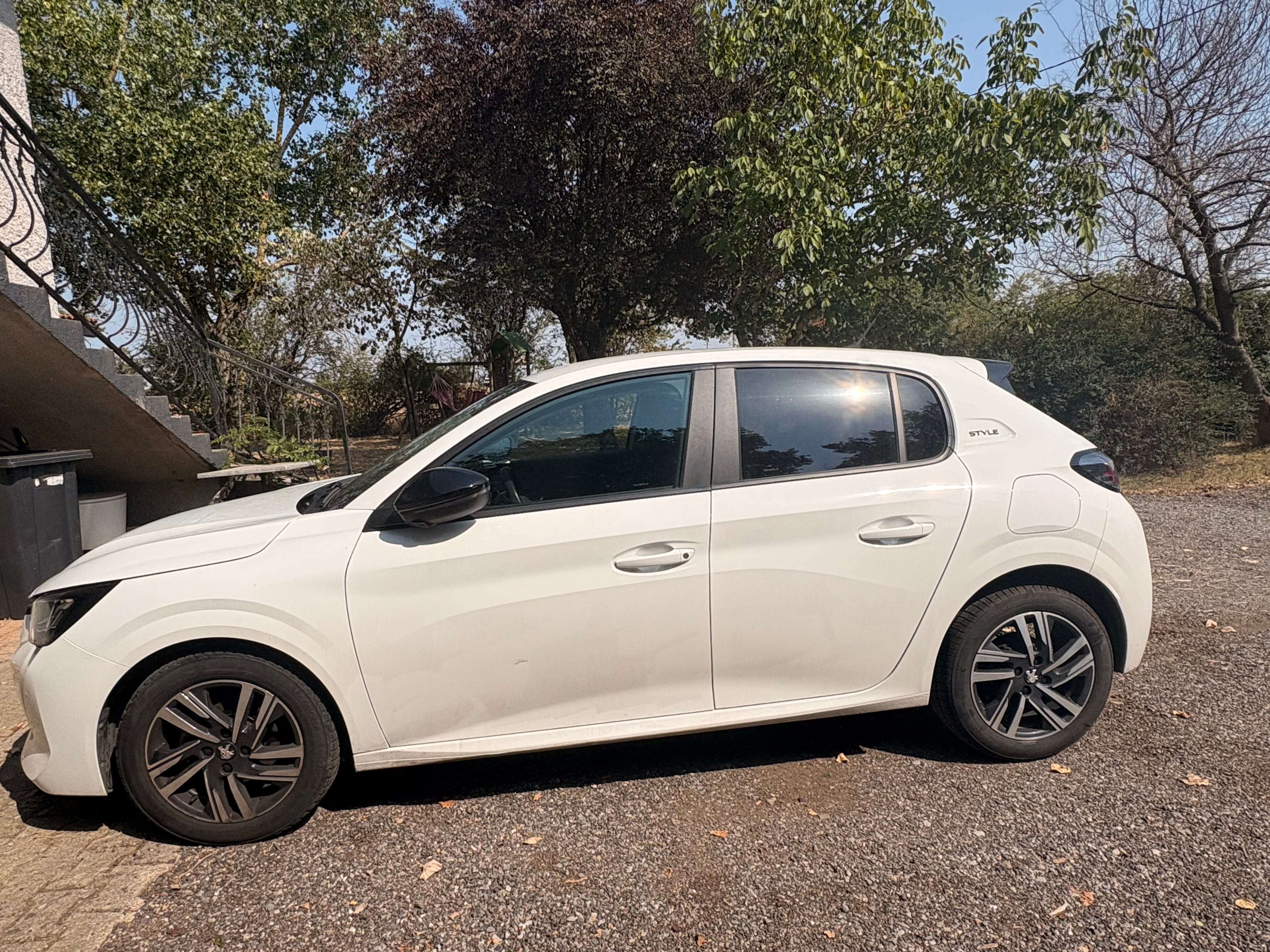Peugeot 208 avec Climatisation