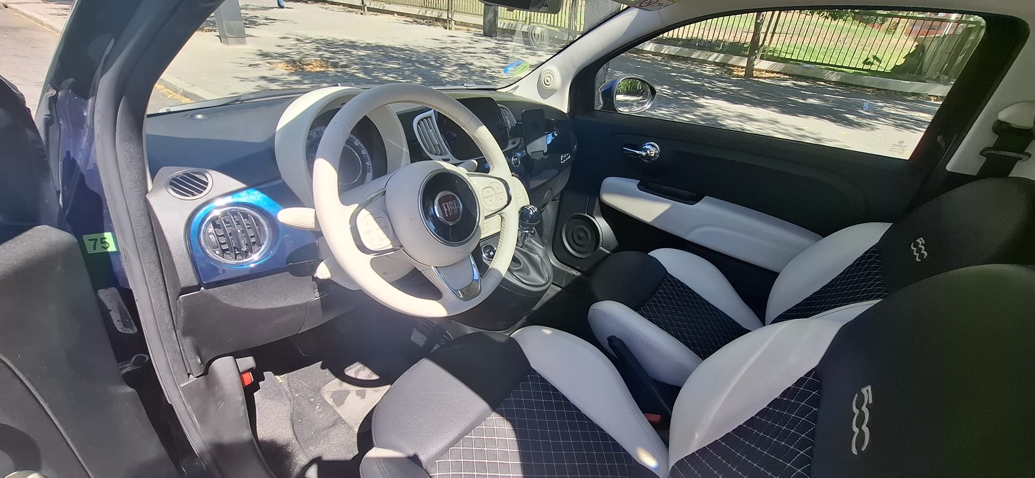 Fiat 500 Híbrido con Audio Bluetooth