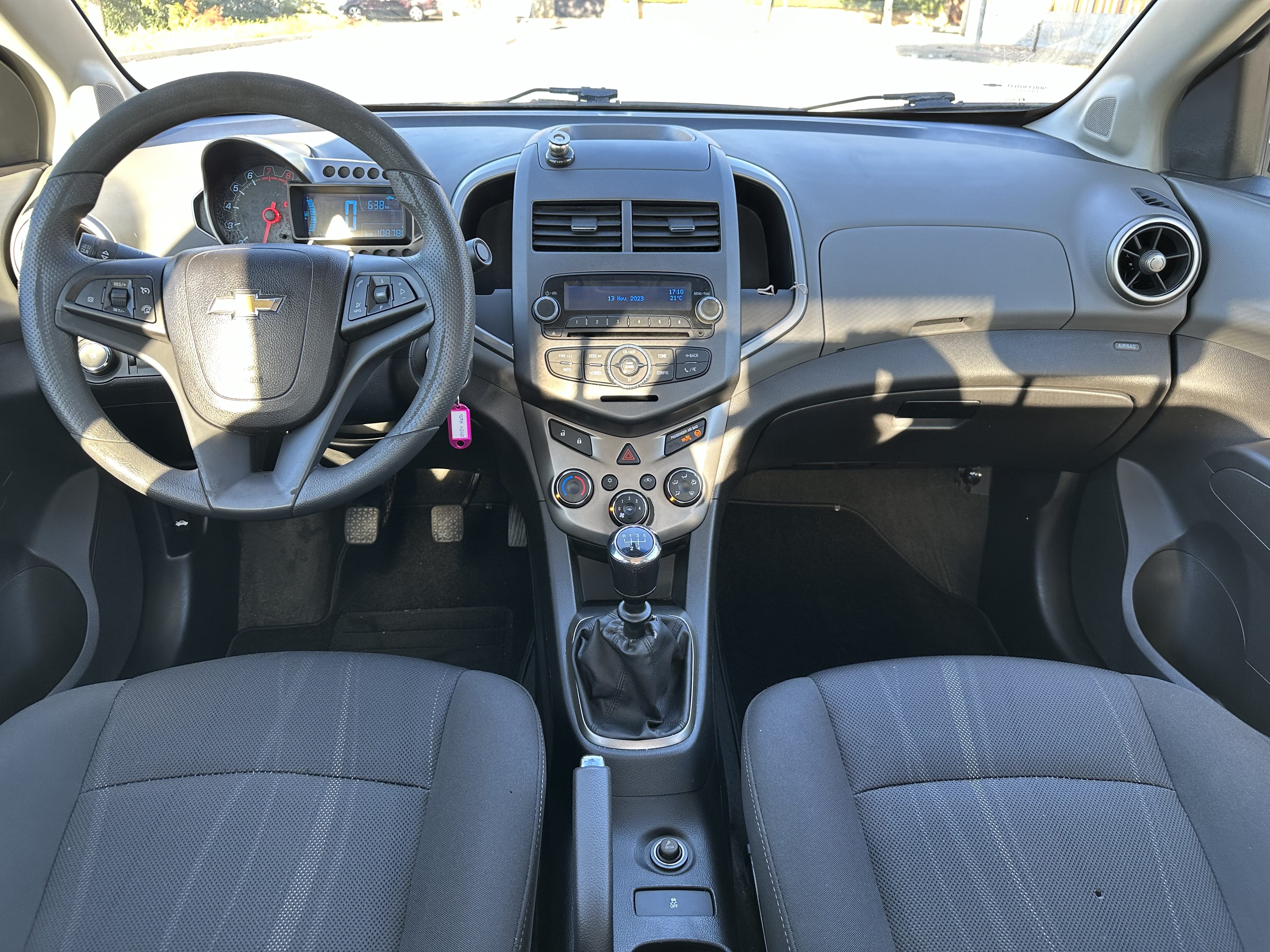 Chevrolet Aveo Berlina con Silla infantil