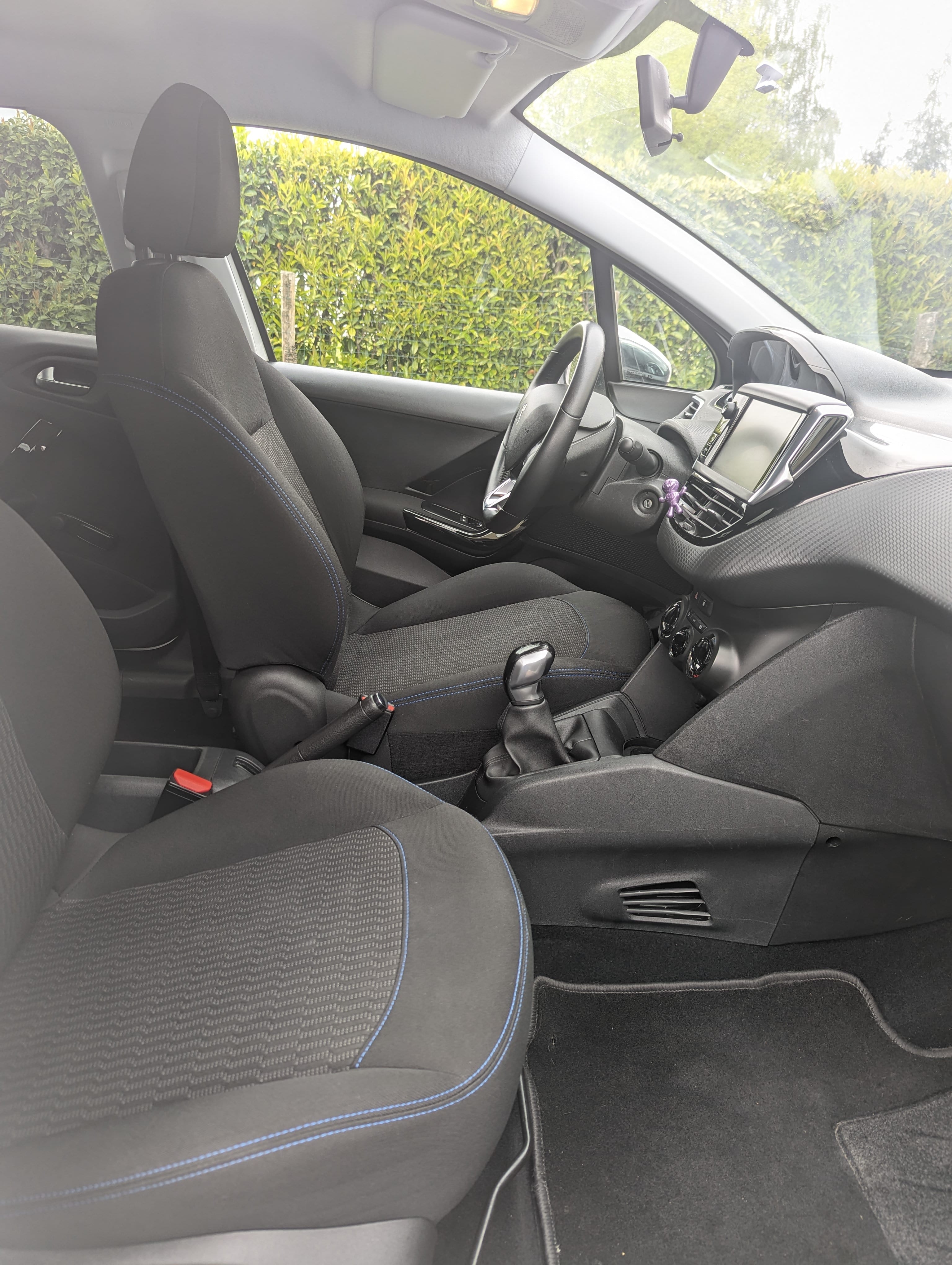 Peugeot 208 avec Entrée audio / iPod