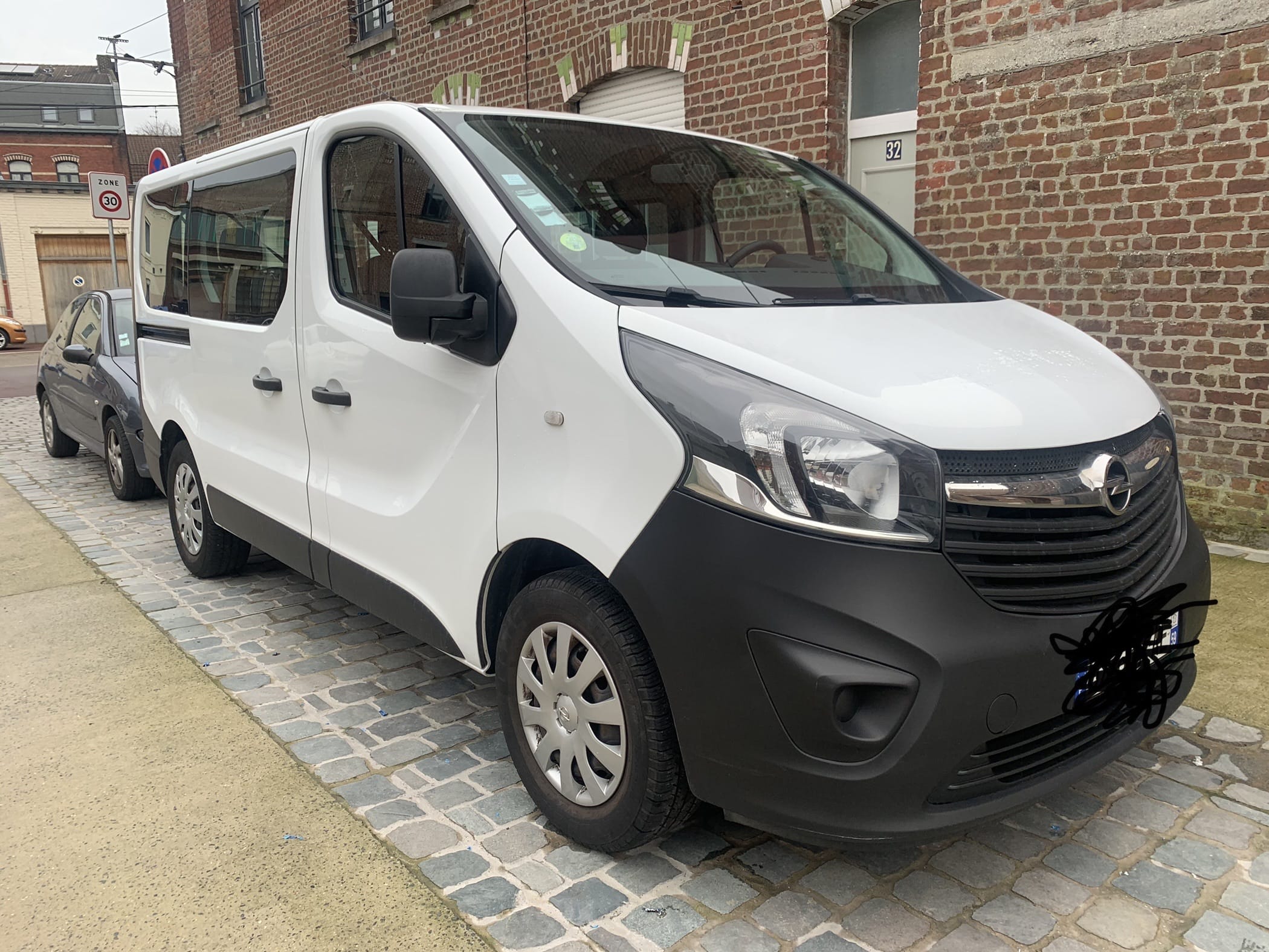 Opel Vivaro Combi, 2016, Diesel, 9 Sitze und mehr