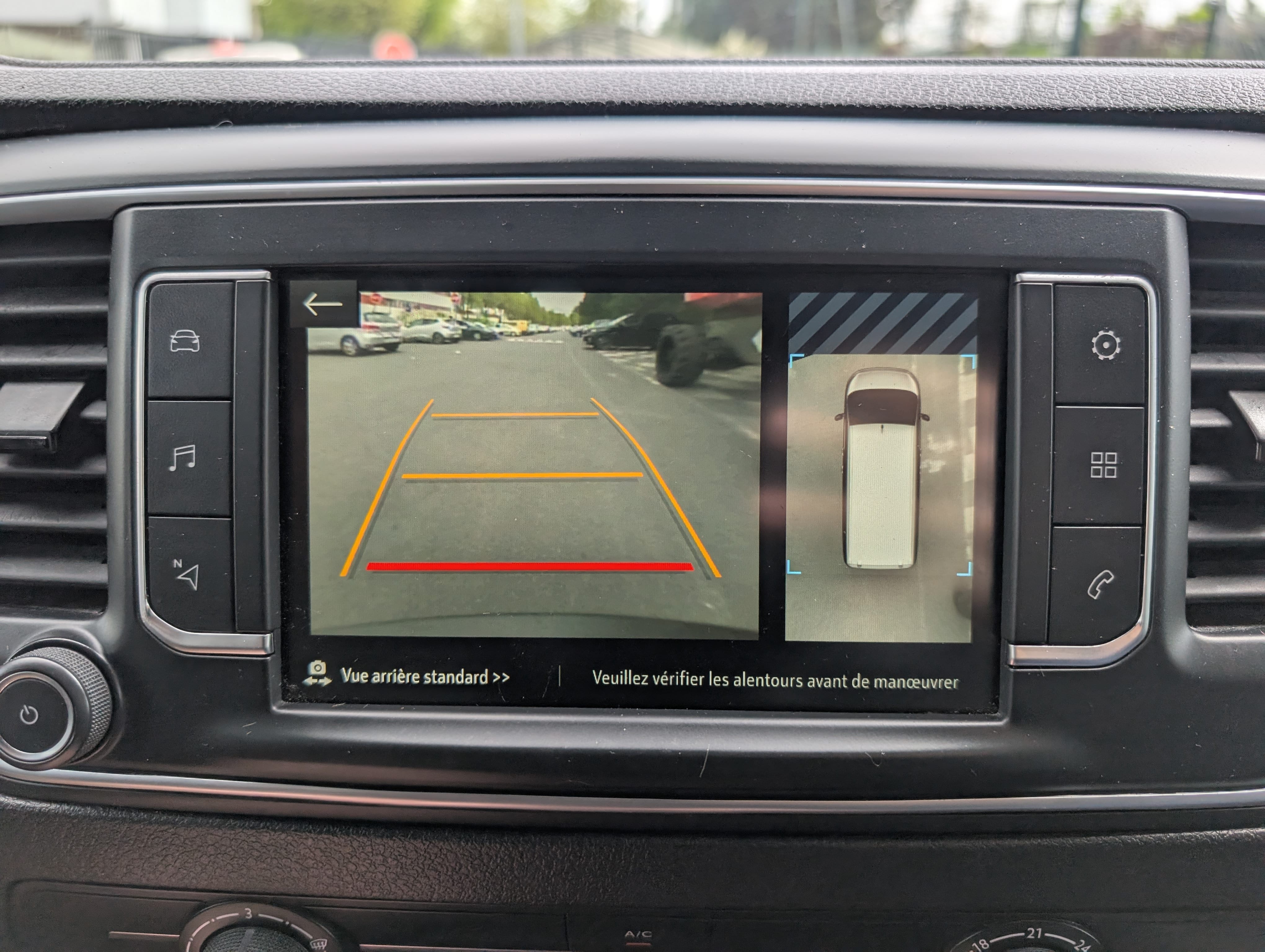 Opel Vivaro avec GPS