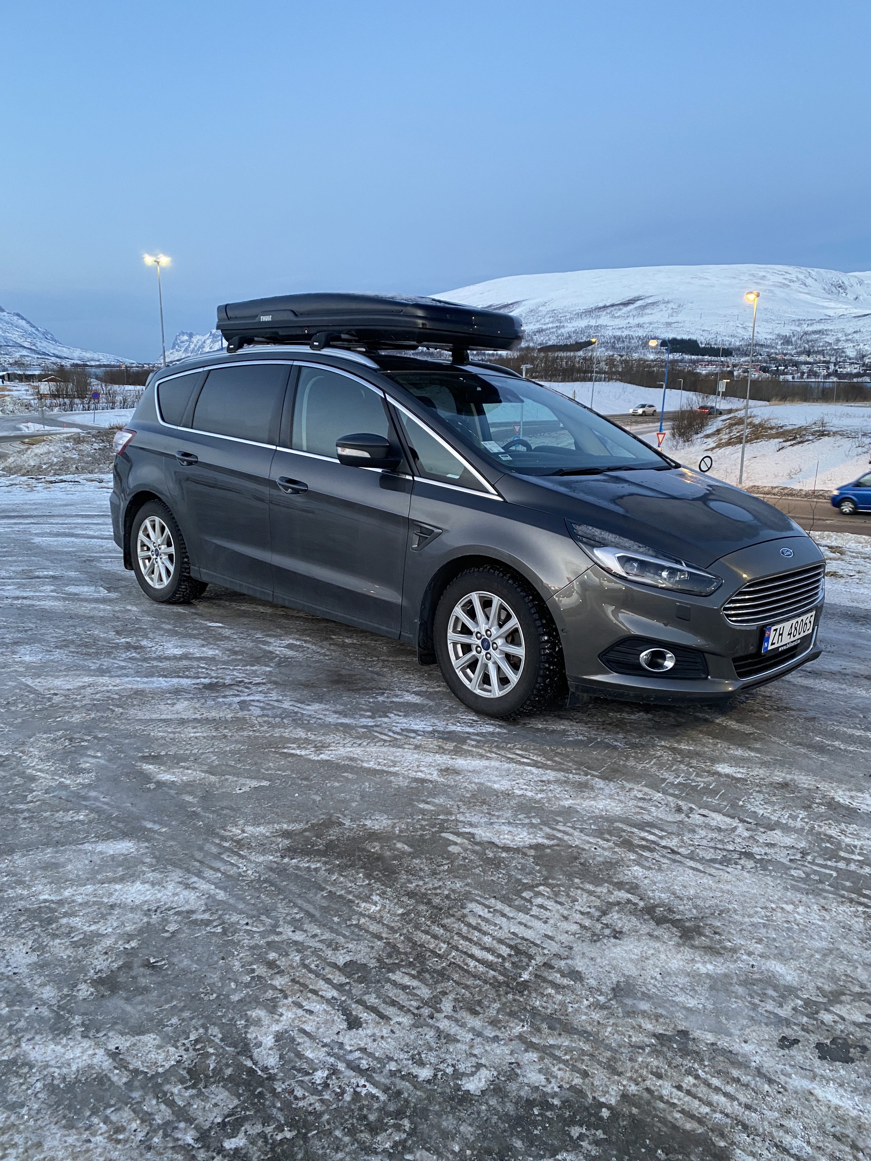 Ford S-Max 2,0 TDCI 4wd, 7 seter god plass og takboks met Airco