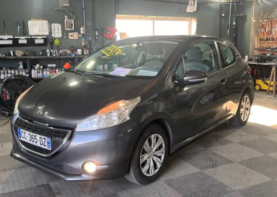 Peugeot 208, 2012, Diesel