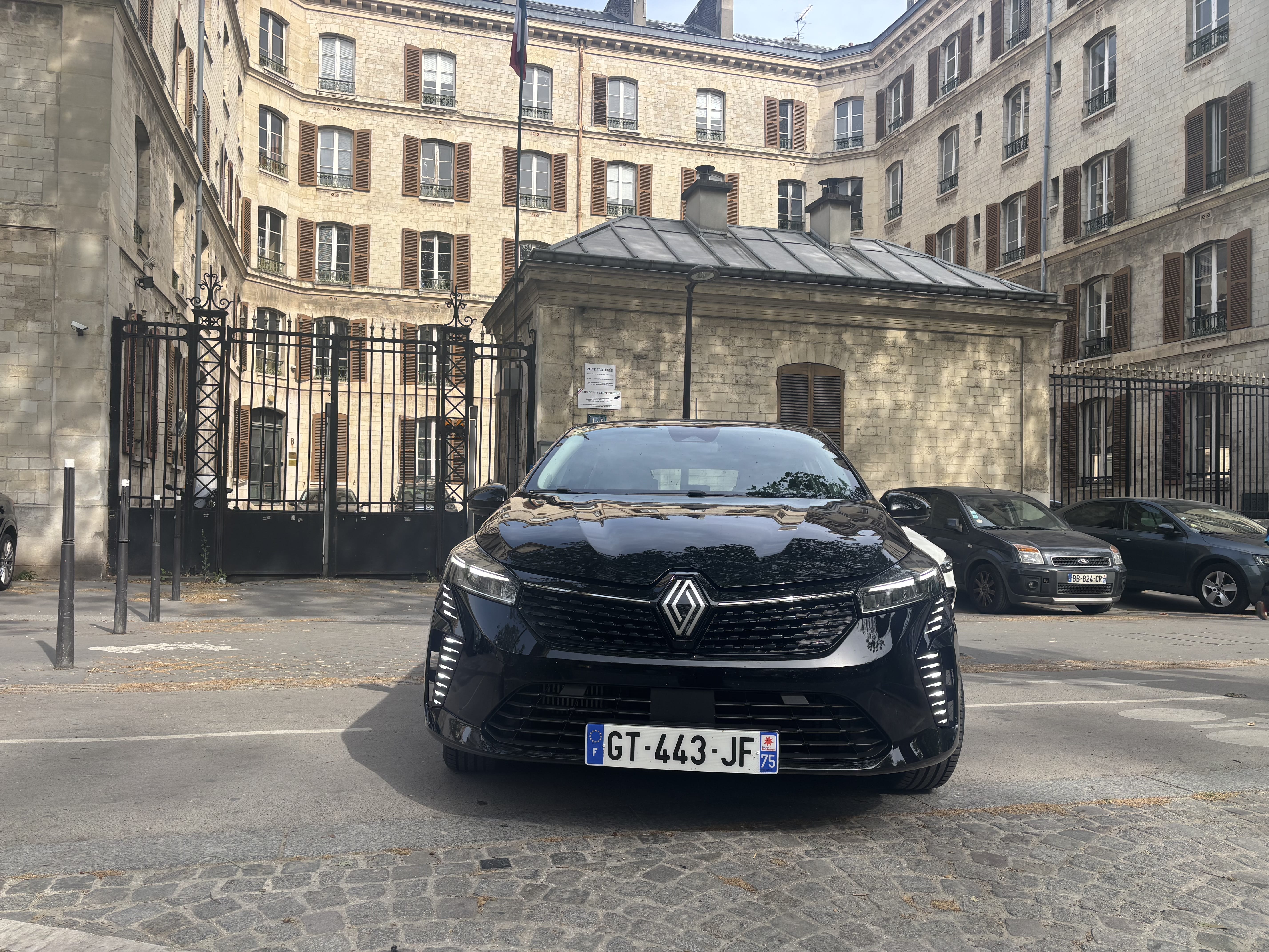 Renault Clio Metro ligne 7bis/ 11 Place des Fêtes place 287 avec Climatisation