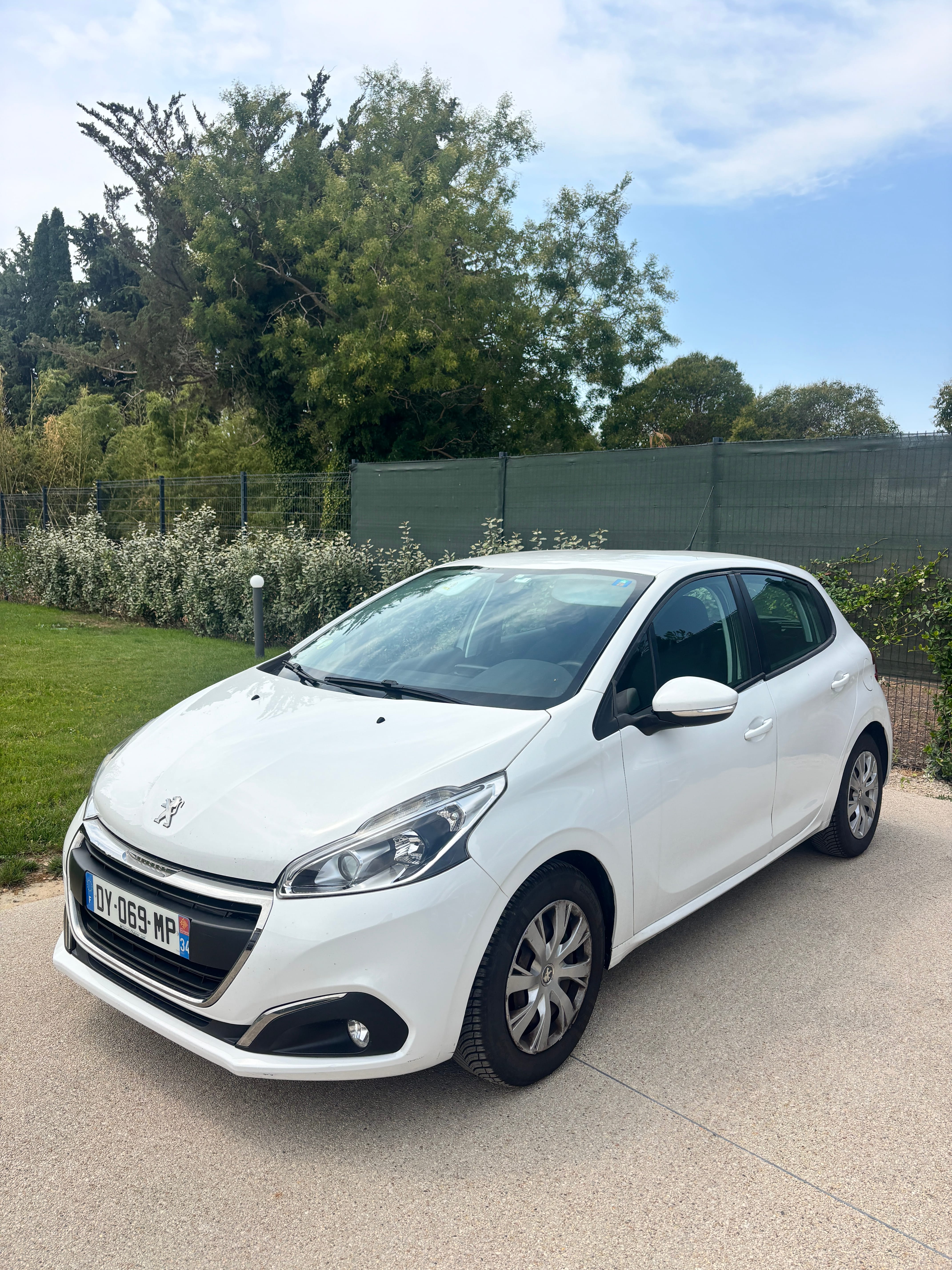Peugeot 208, 2015, Diesel
