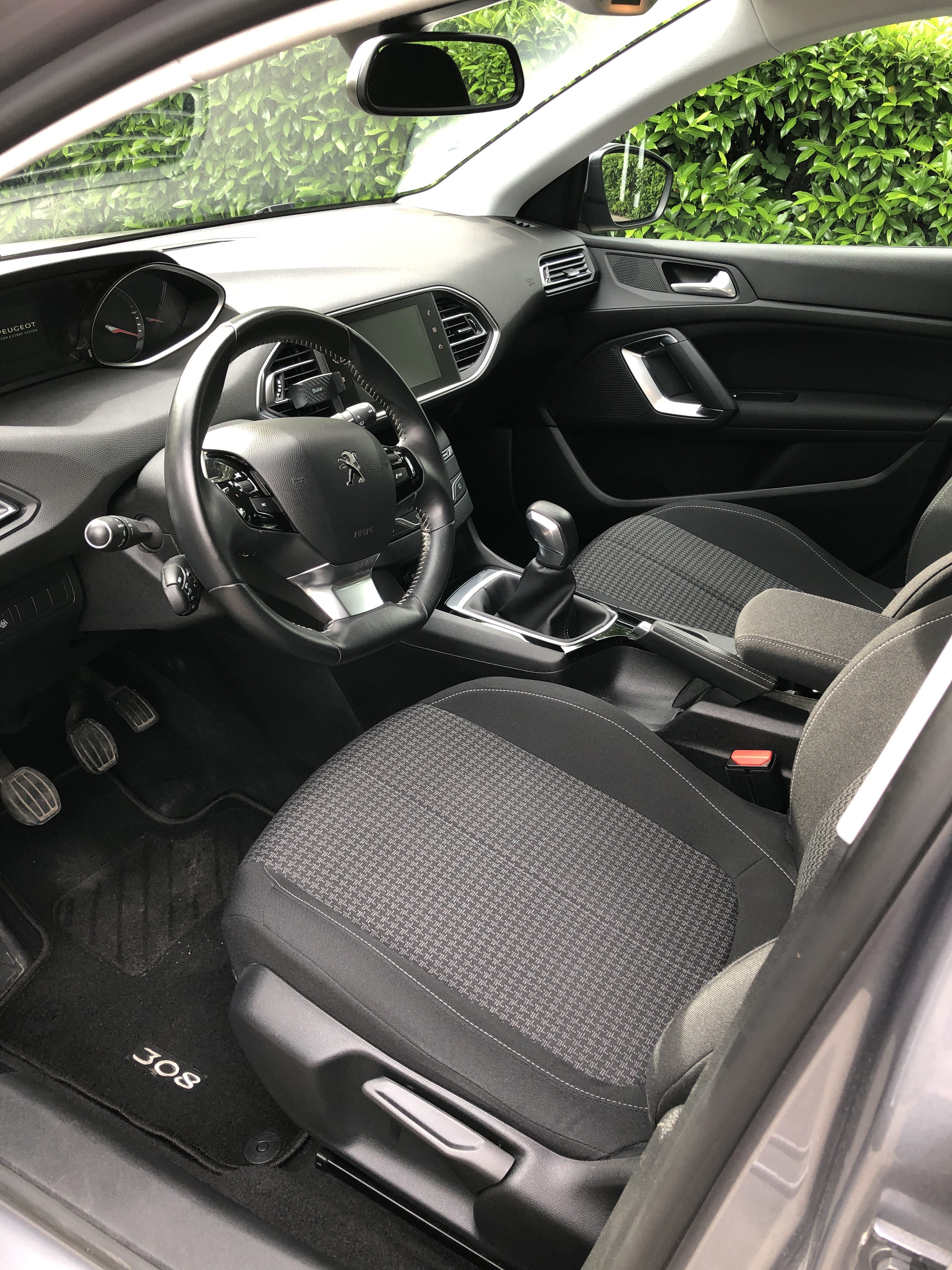 Peugeot 308 1.6 BLUE HDI 100 Ch avec Audio Bluetooth