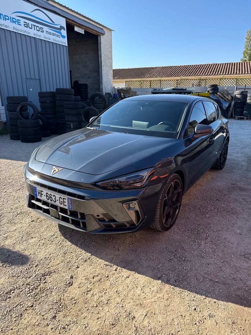 Cupra Leon 1.4 e-Hybride VZ DSG6, 2025, Essence 98 / Électrique (hybride), automatique