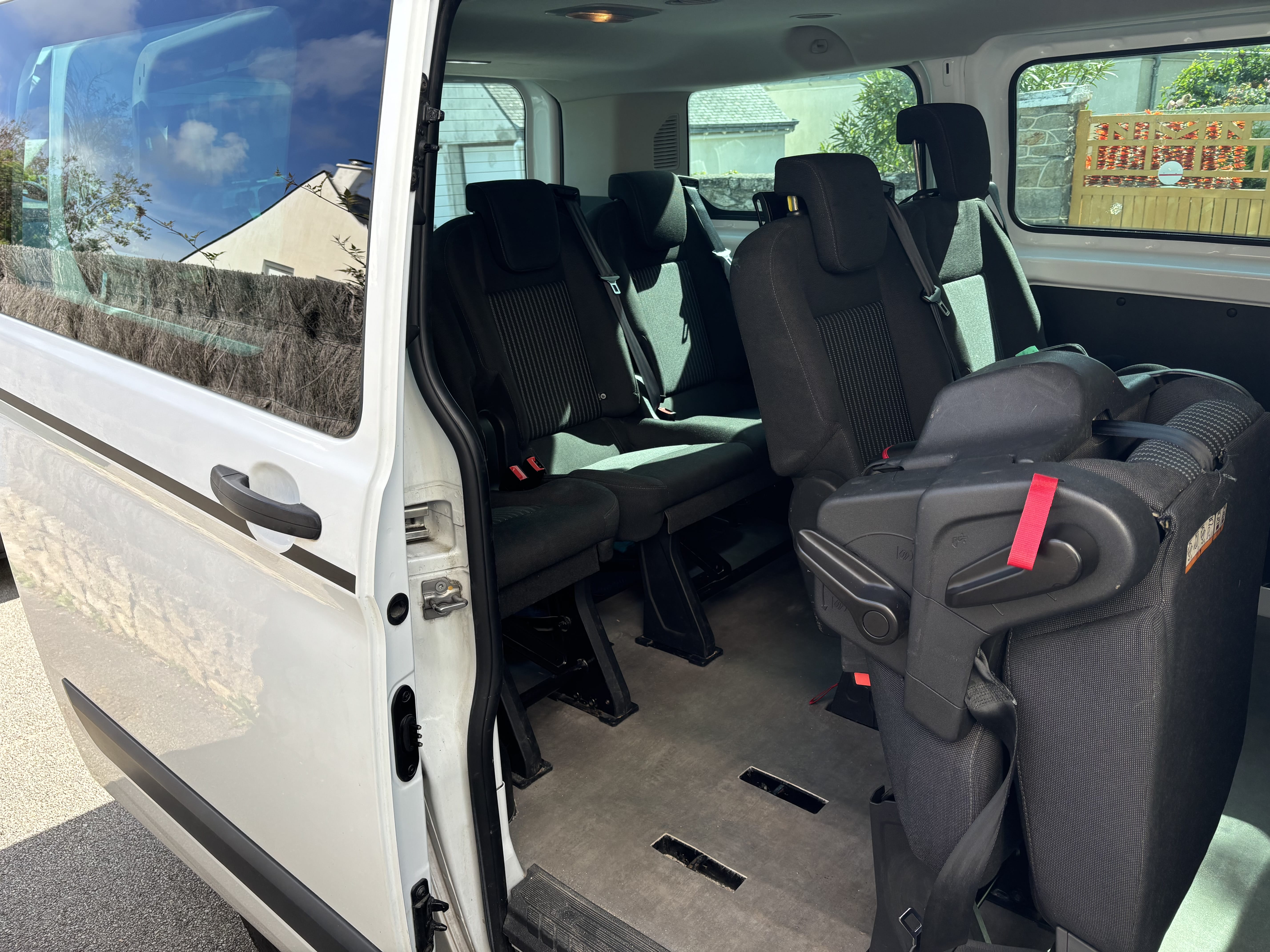 Ford Transit Custom Kombi 2.2l avec Attelage