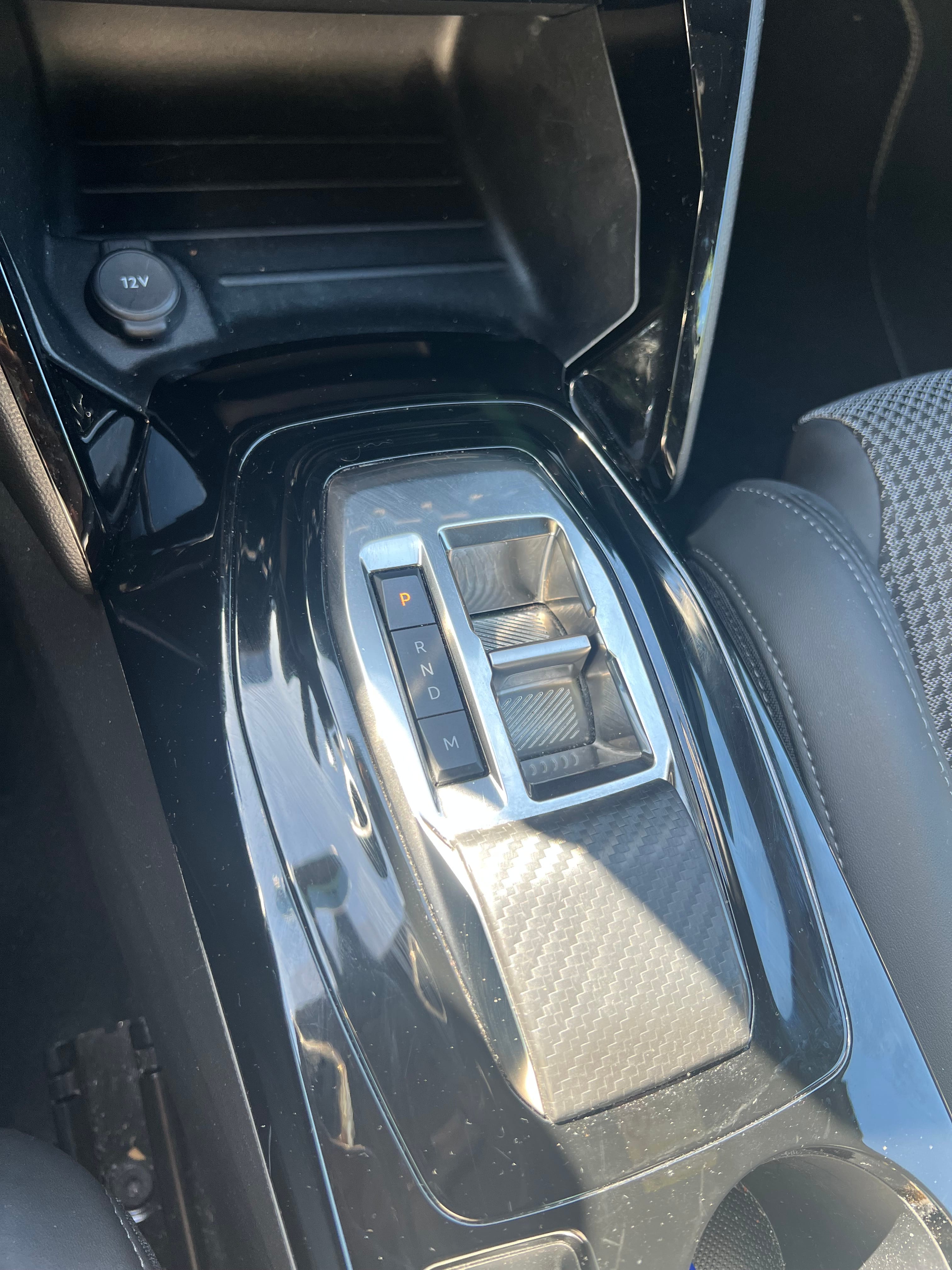 Peugeot 208 GT Line avec Dashcam